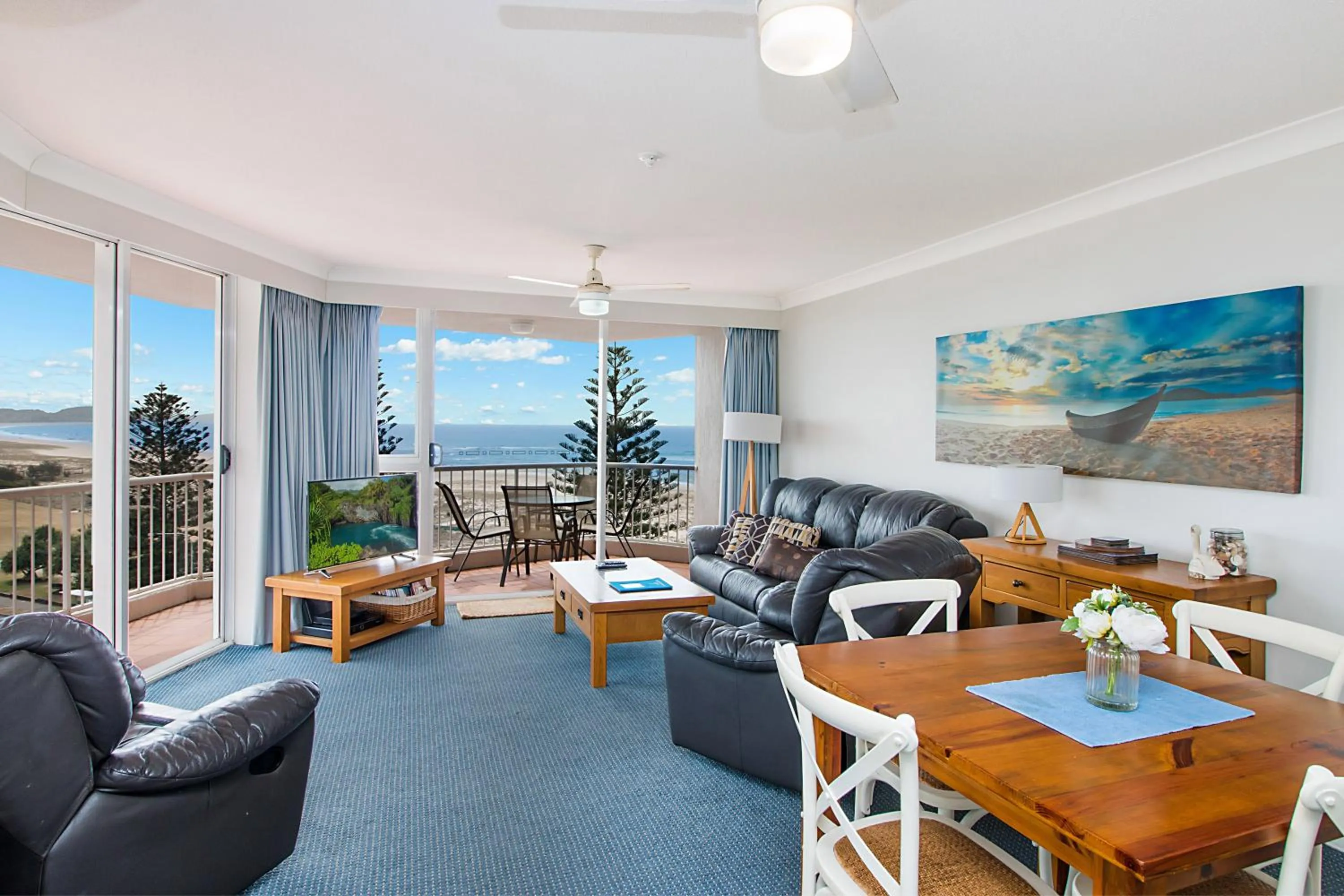 TV and multimedia in Meridian Tower Kirra Beach