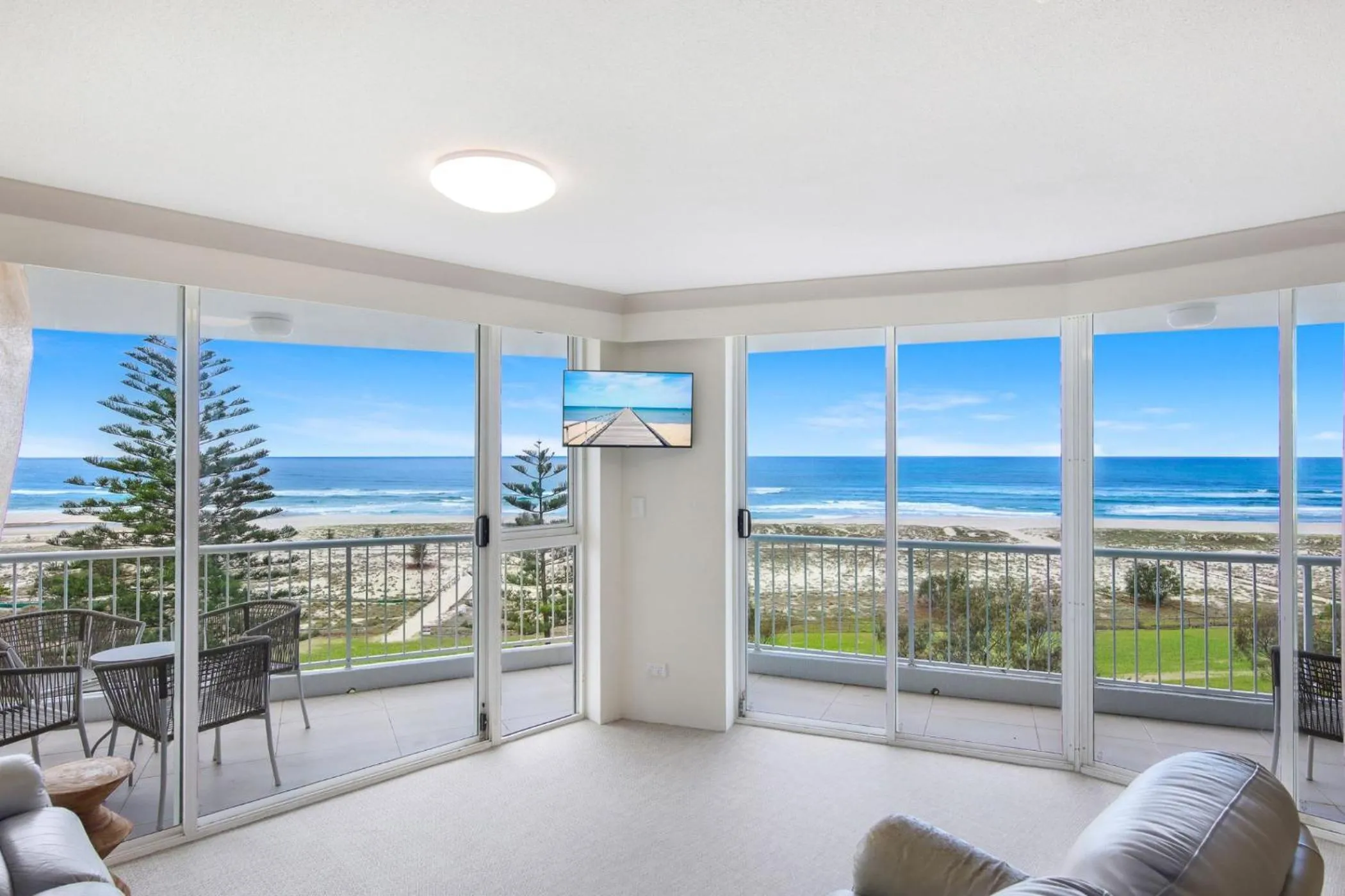 Natural landscape in Meridian Tower Kirra Beach