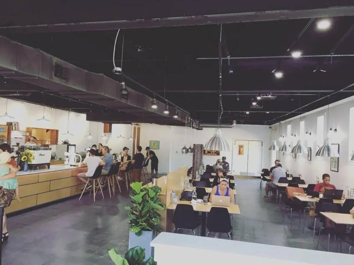 July Discount! Cottage Close to Downtown, Yard