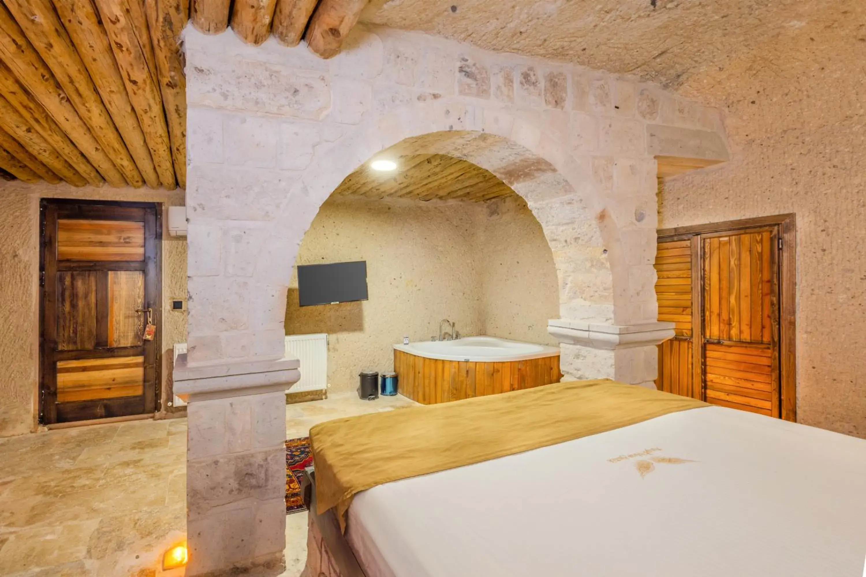 Deluxe Double Room with Bath in Angel View Suites Deluxe Double Room with Bath in Angel View Suites