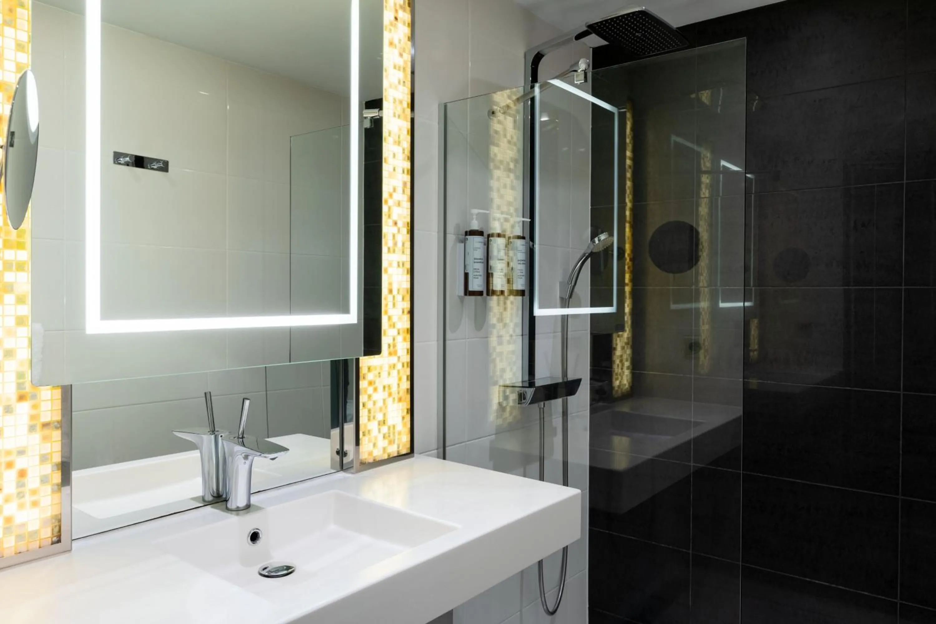 Bathroom in AC Hotel Paris Porte Maillot by Marriott