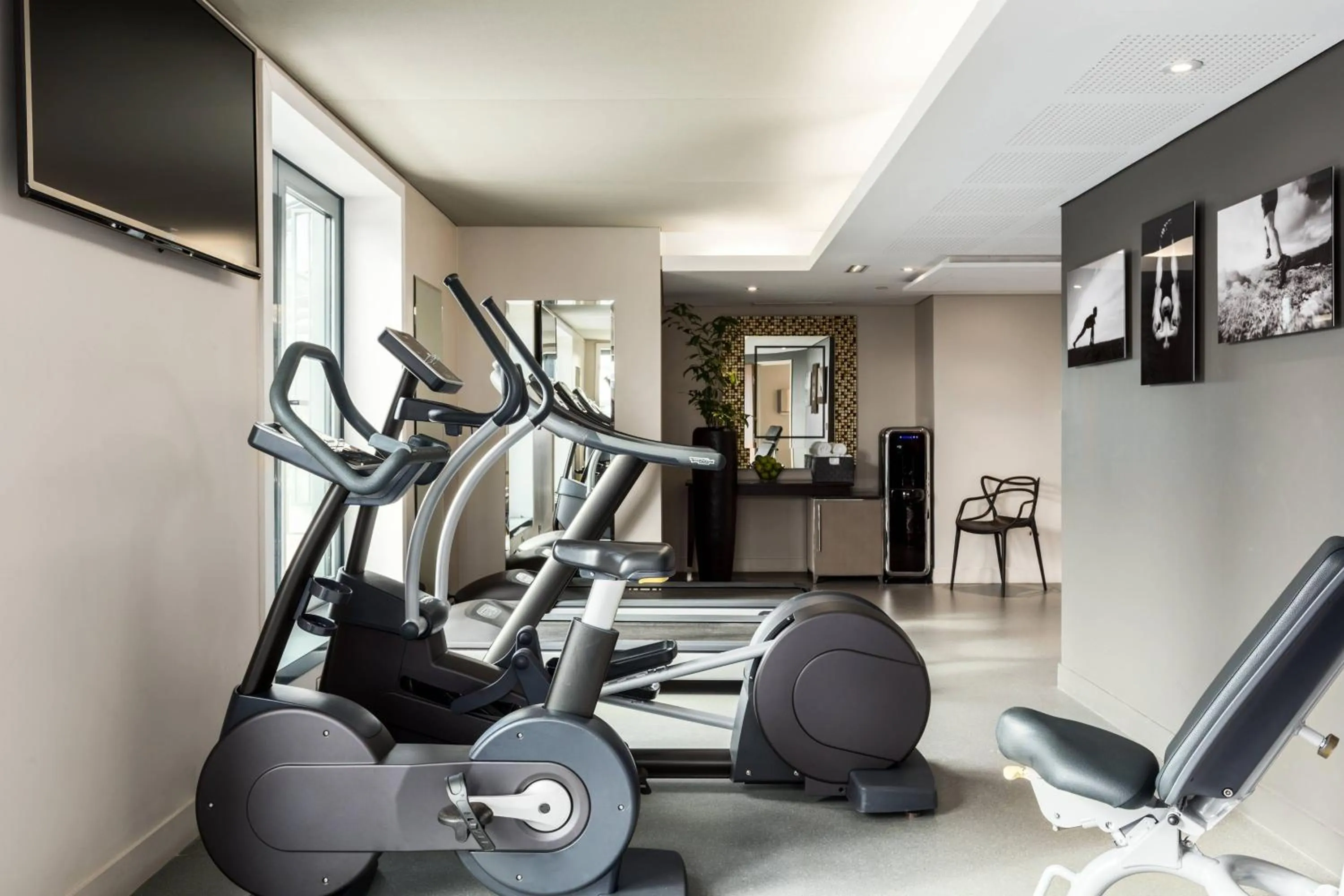 Fitness centre/facilities in AC Hotel Paris Porte Maillot by Marriott