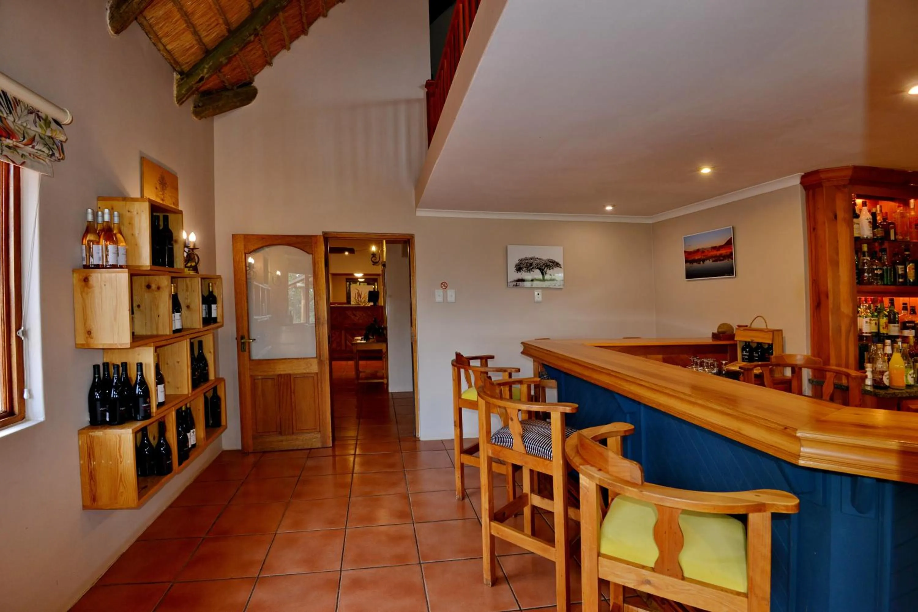 Lounge or bar in Montusi Mountain Lodge