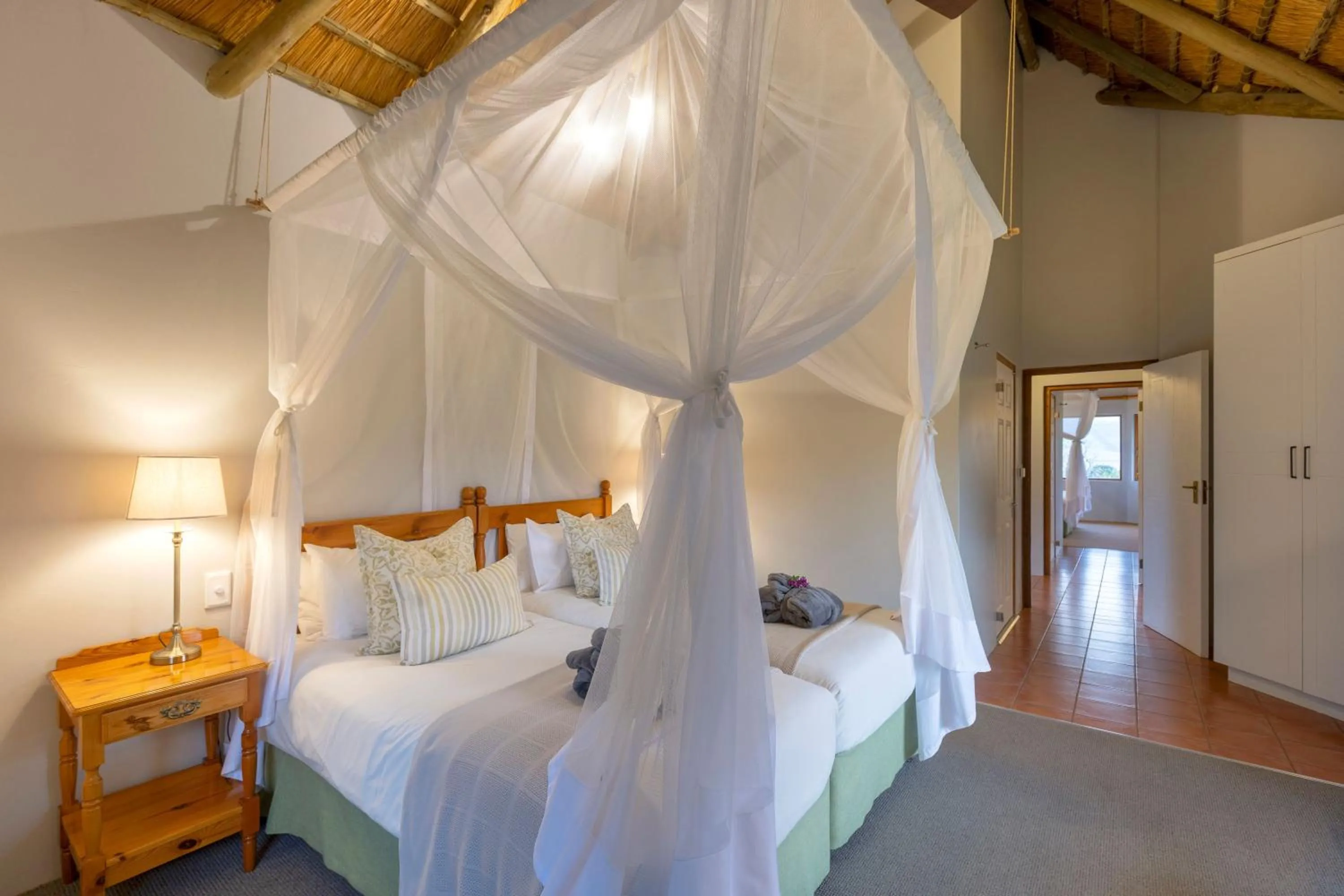 Bedroom, Bed in Montusi Mountain Lodge