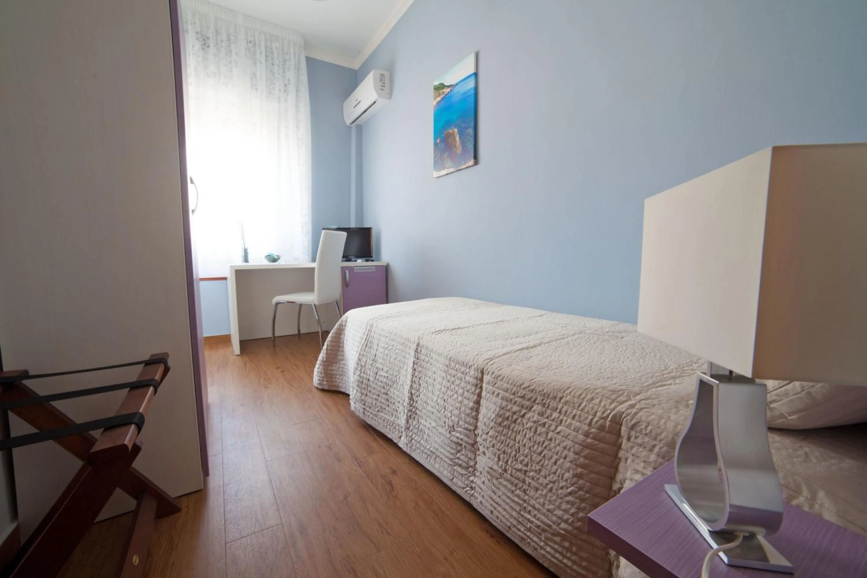 Photo of the whole room in B&B Trapani In