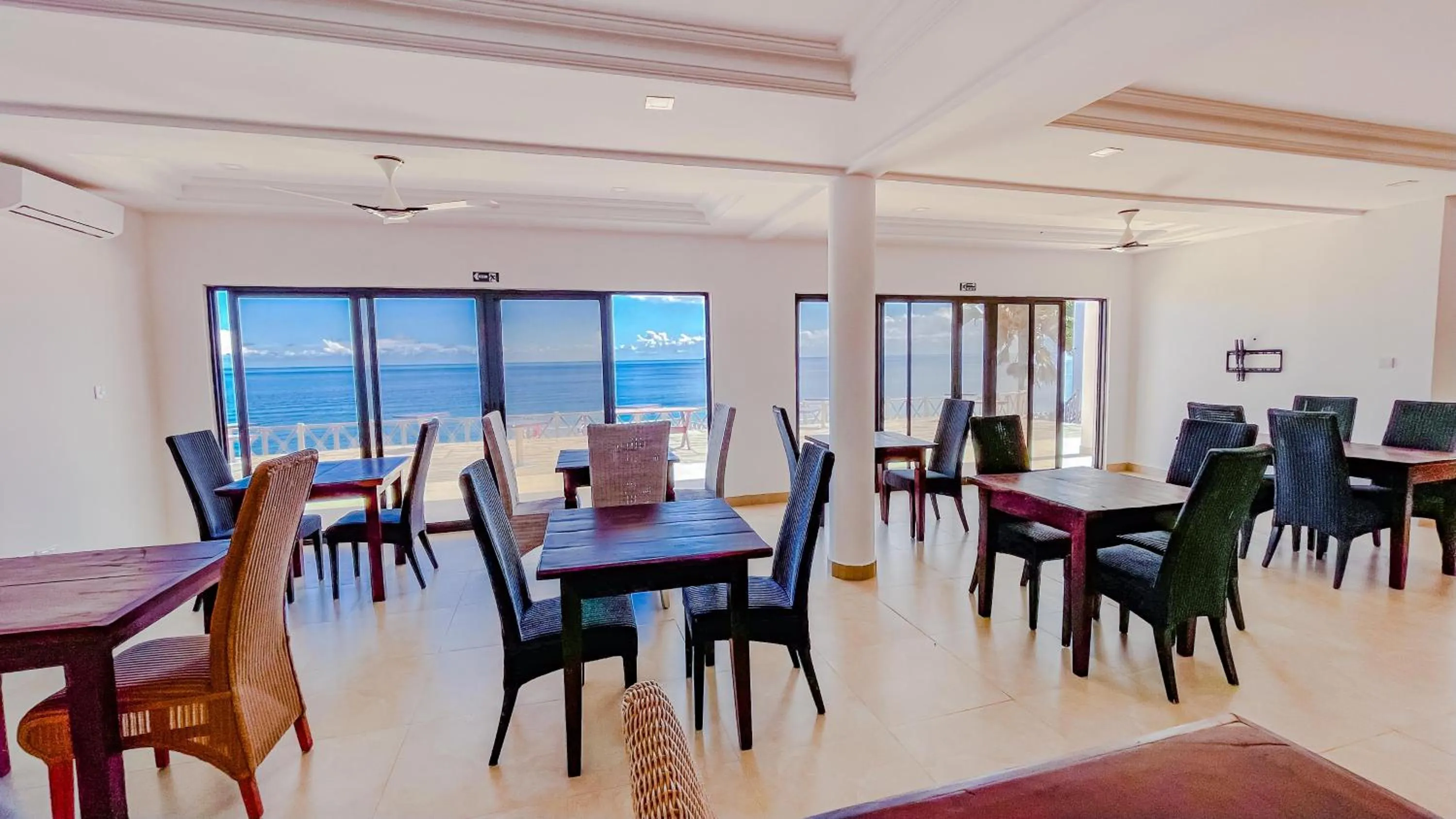 Restaurant/places to eat in Majula Boutique Hotel