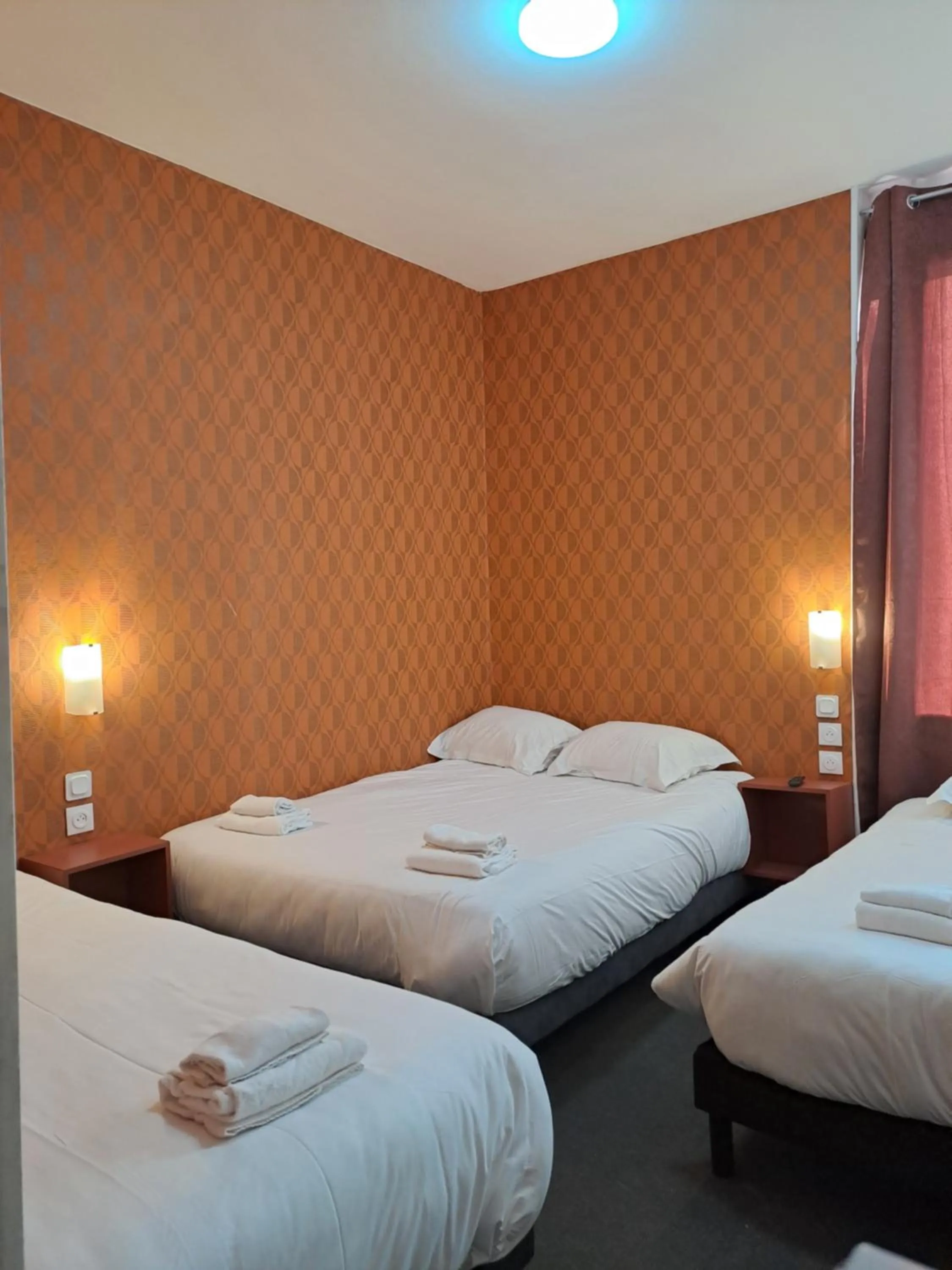 Bed in hôtel le Celtic Montluçon