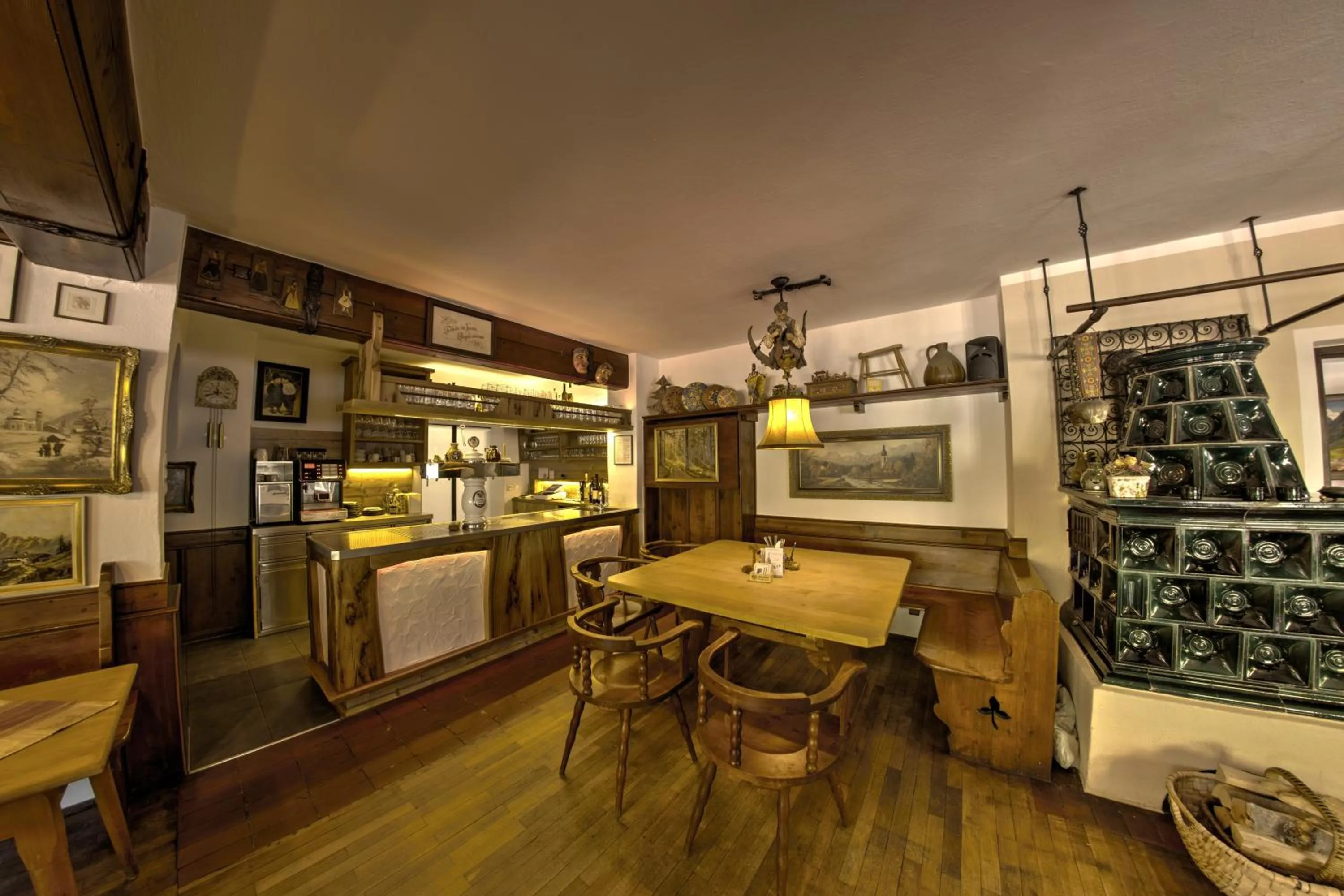 Restaurant/places to eat in Wirtshaus und Pension Hocheck