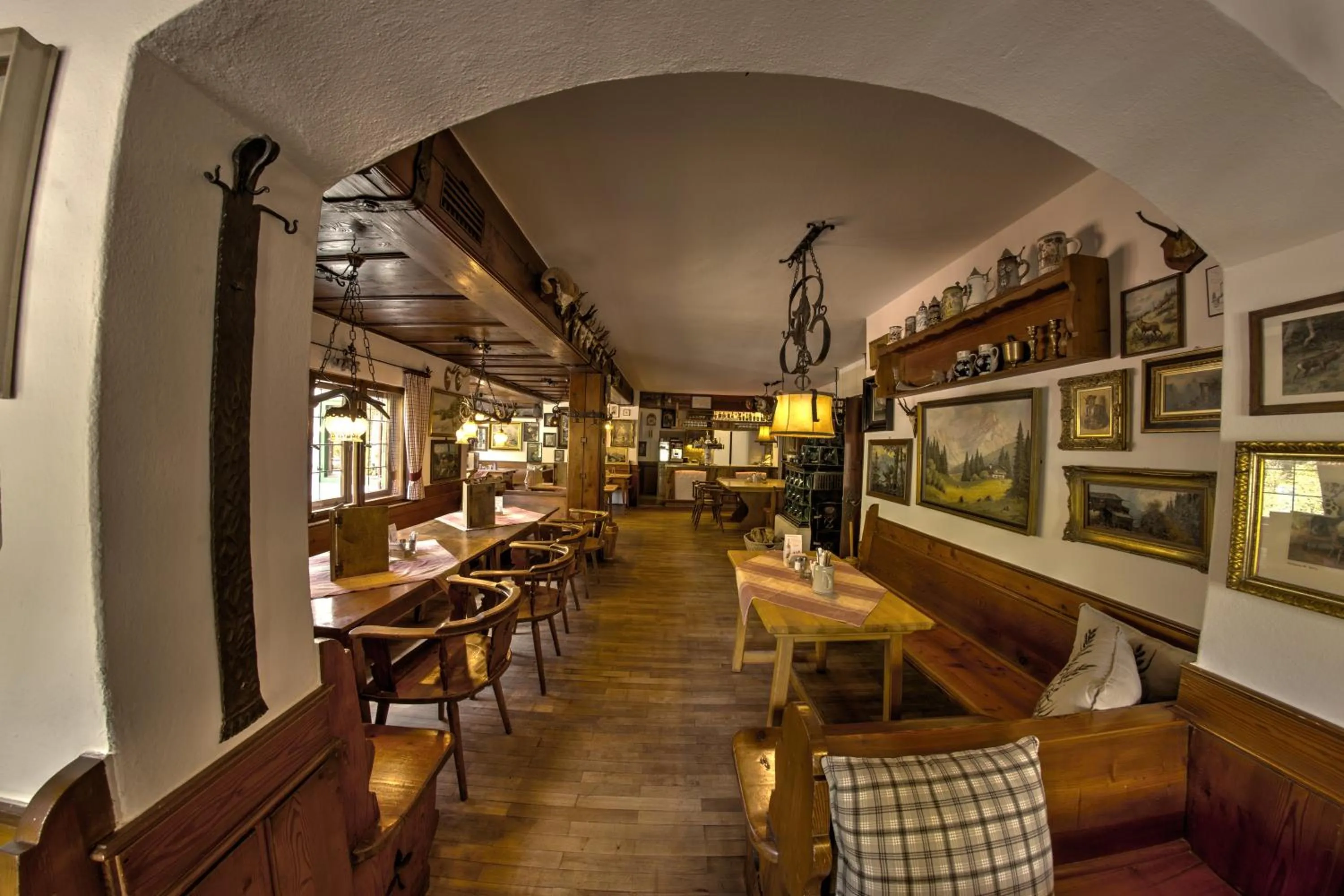 Restaurant/places to eat in Wirtshaus und Pension Hocheck
