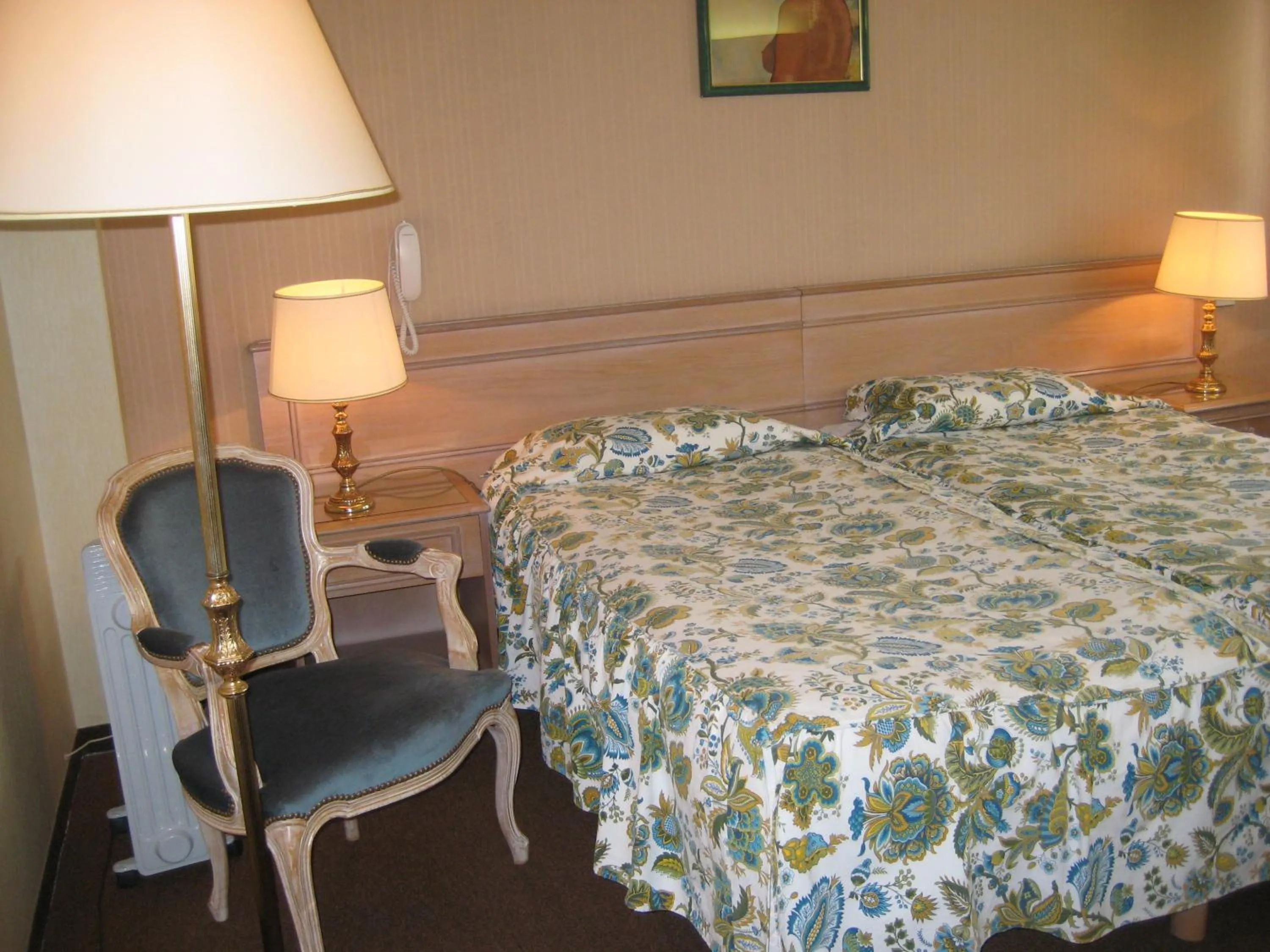 Bedroom, Bed in Hotel Bellevue de tradition familiale