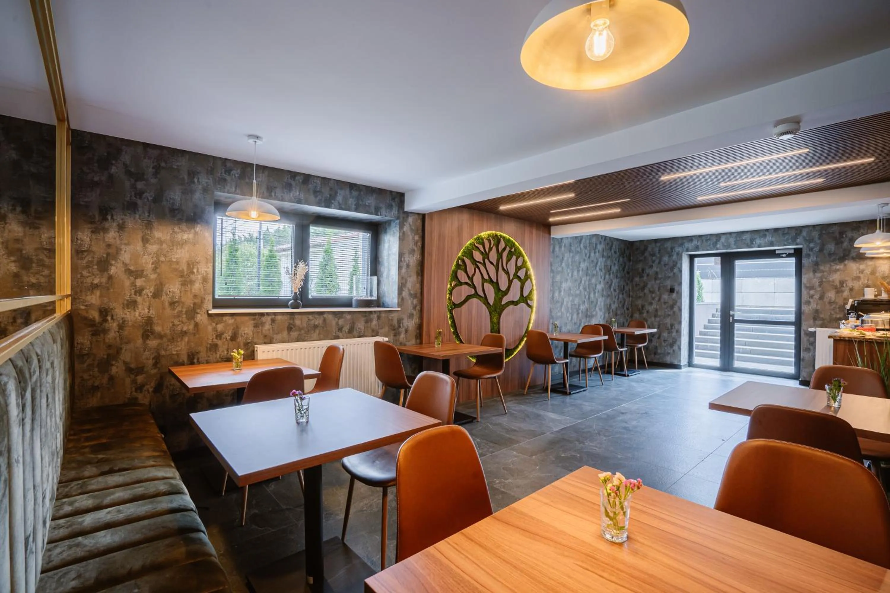 Restaurant/places to eat in APARTHOTEL KLEOSIN