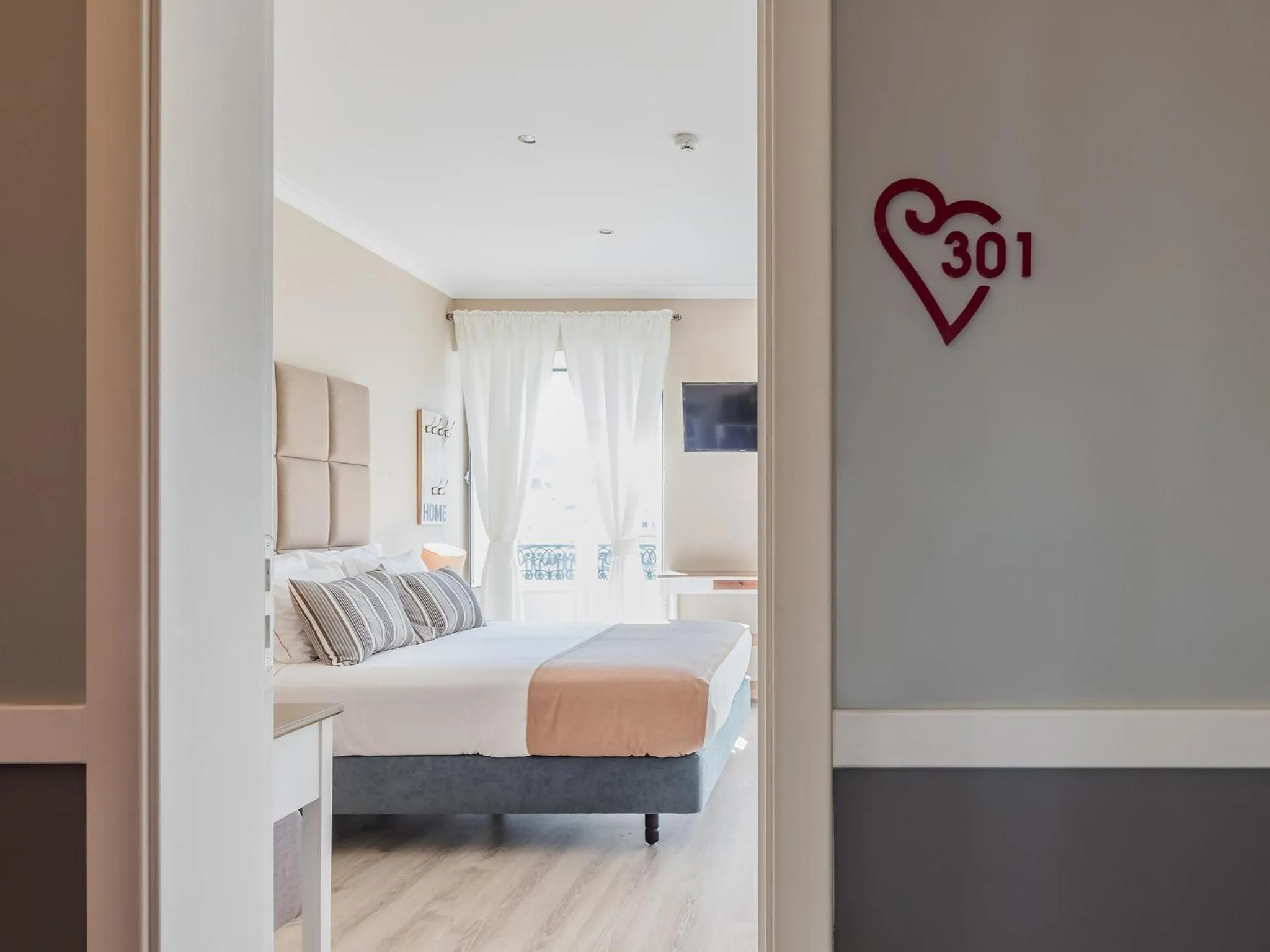 Property logo or sign, Bed in Vila Garden Guesthouse