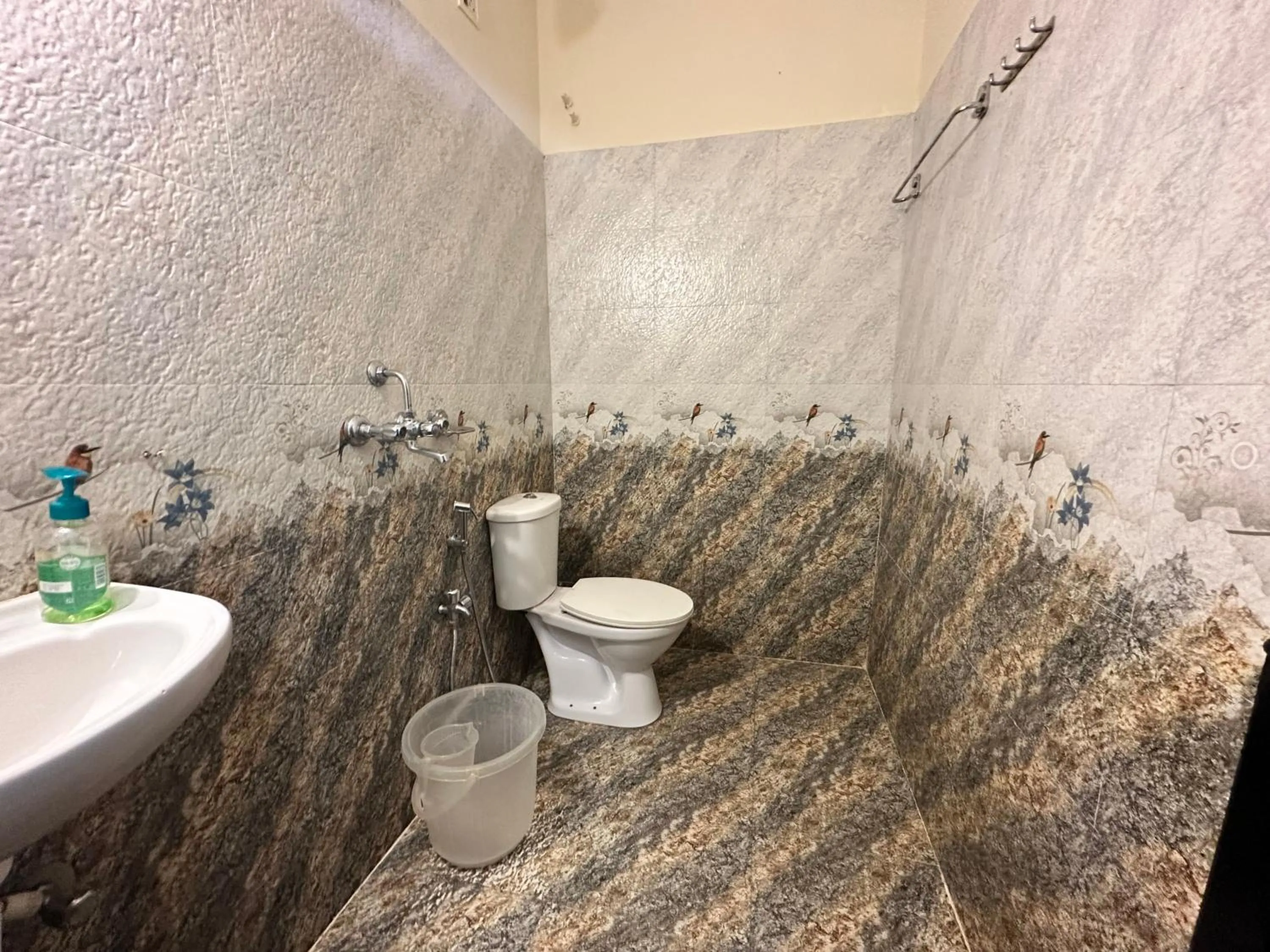 Shower in Hotel Leela Inn Candolim