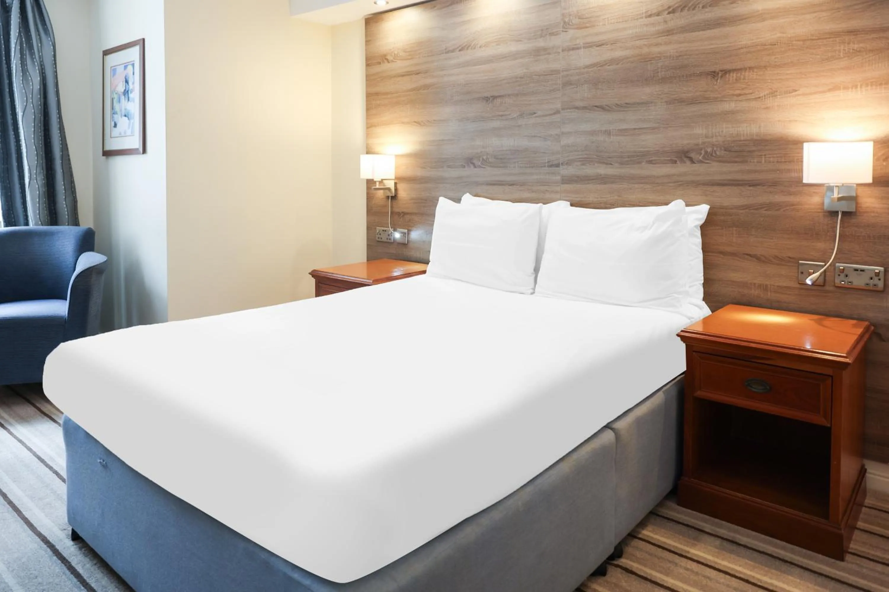 Bedroom, Bed in OYO Tong Park Hotel