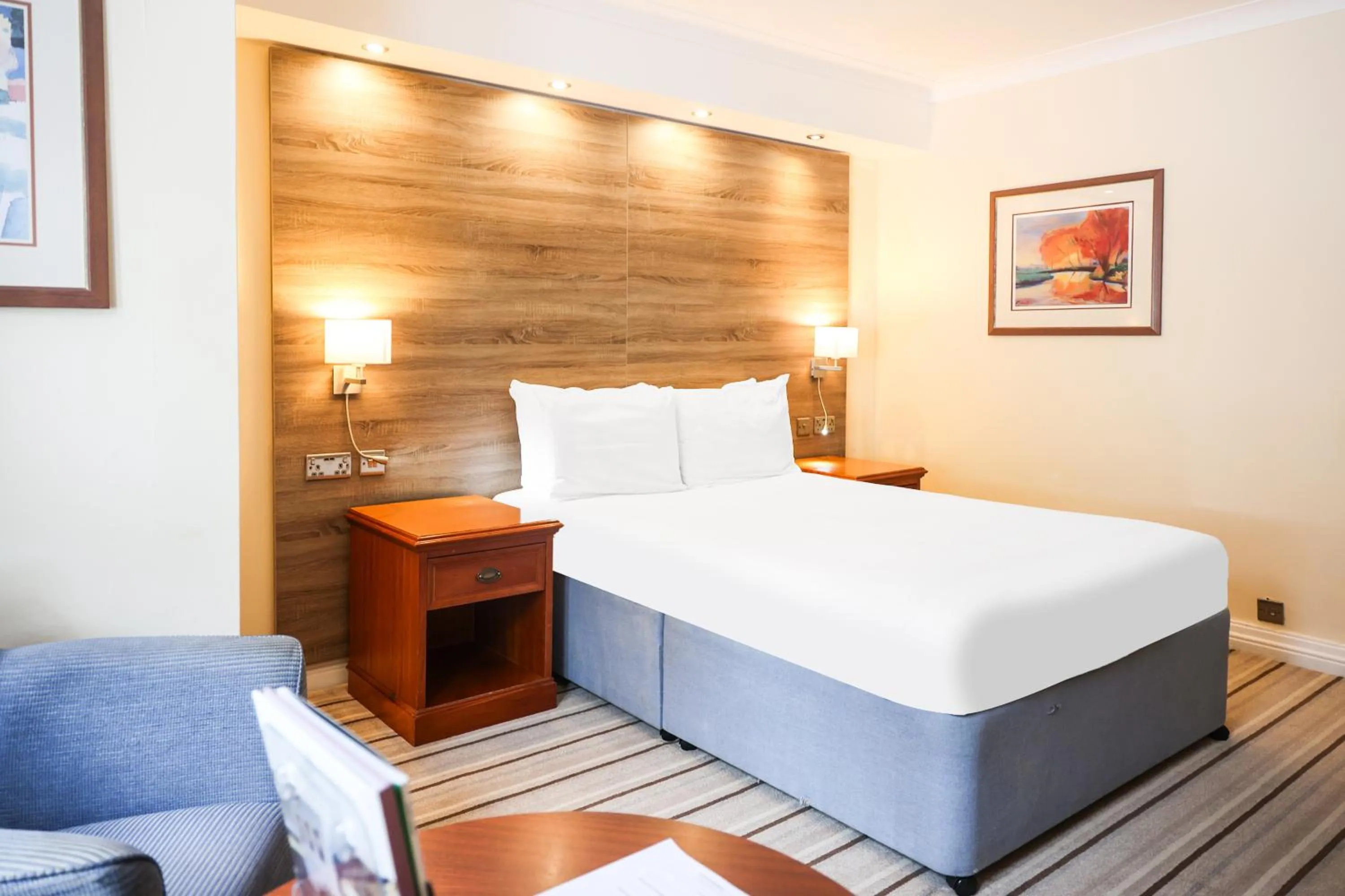 Bedroom, Bed in OYO Tong Park Hotel