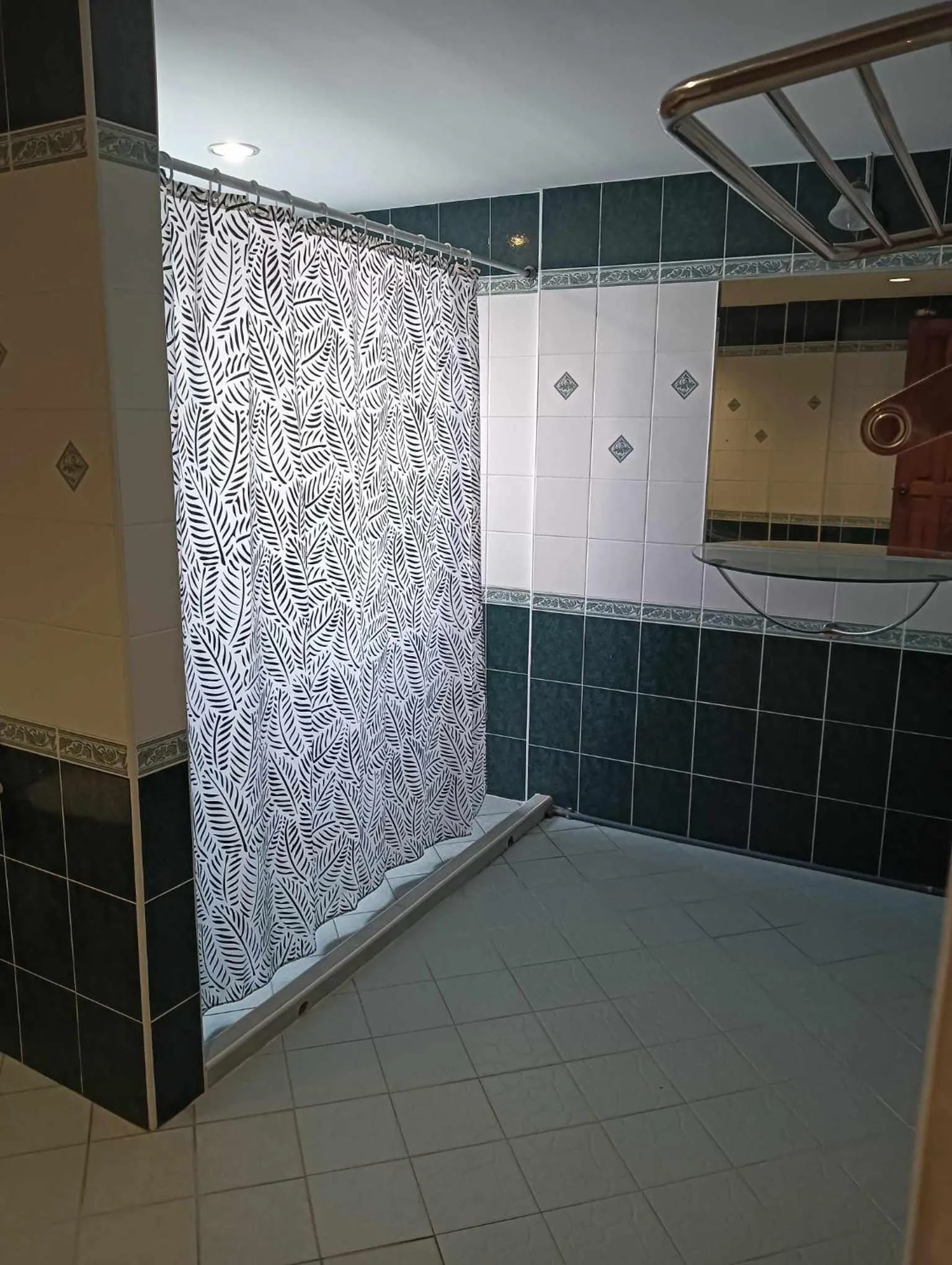 Shower in Nid Huahin Hotel