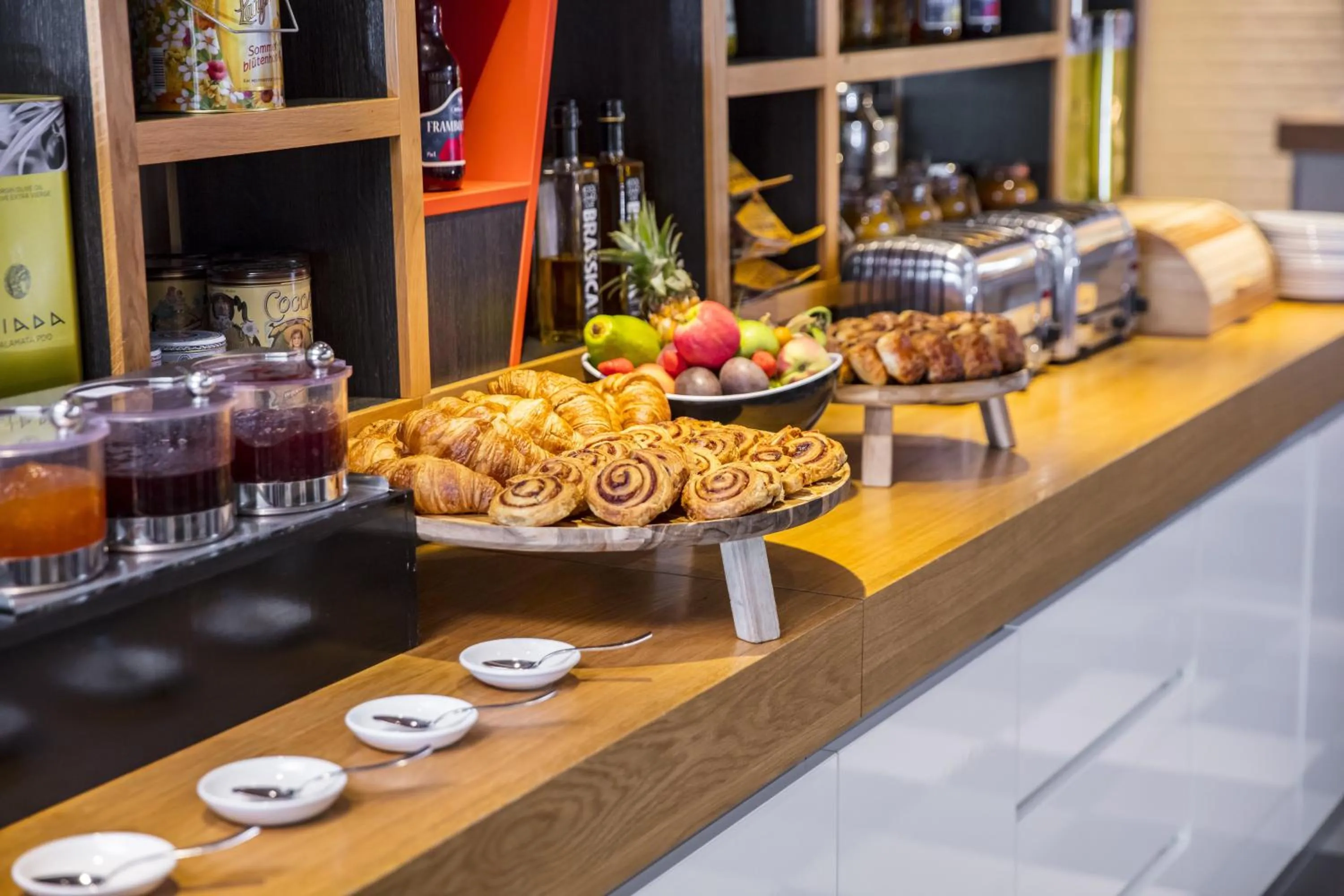 Breakfast in Holiday Inn Amsterdam - Arena Towers by IHG
