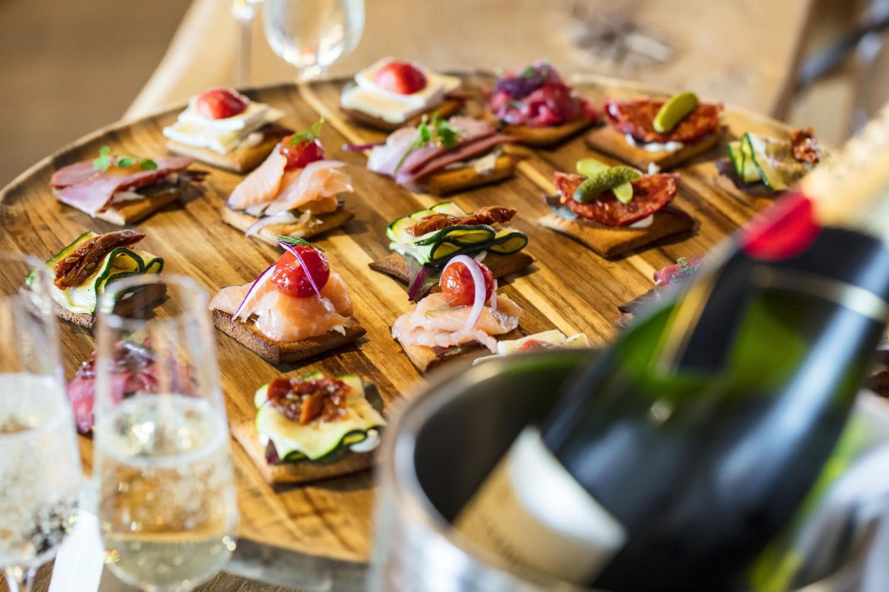 Lounge or bar in Holiday Inn Amsterdam - Arena Towers by IHG