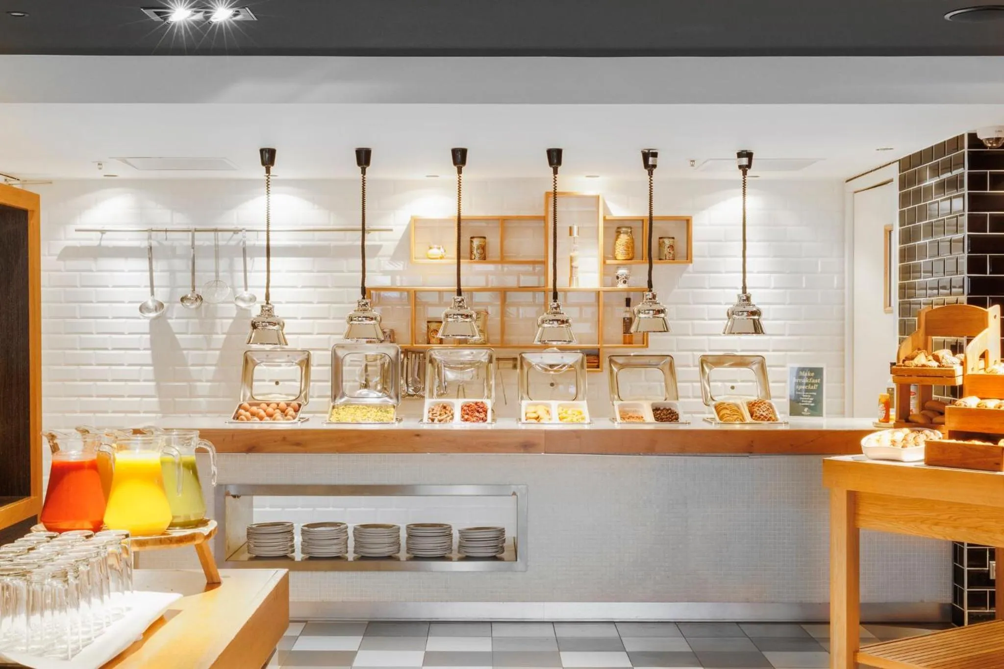 Breakfast in Holiday Inn Amsterdam - Arena Towers by IHG