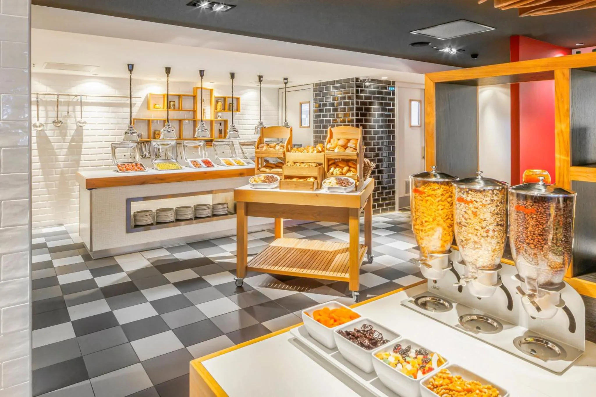 Breakfast in Holiday Inn Amsterdam - Arena Towers by IHG