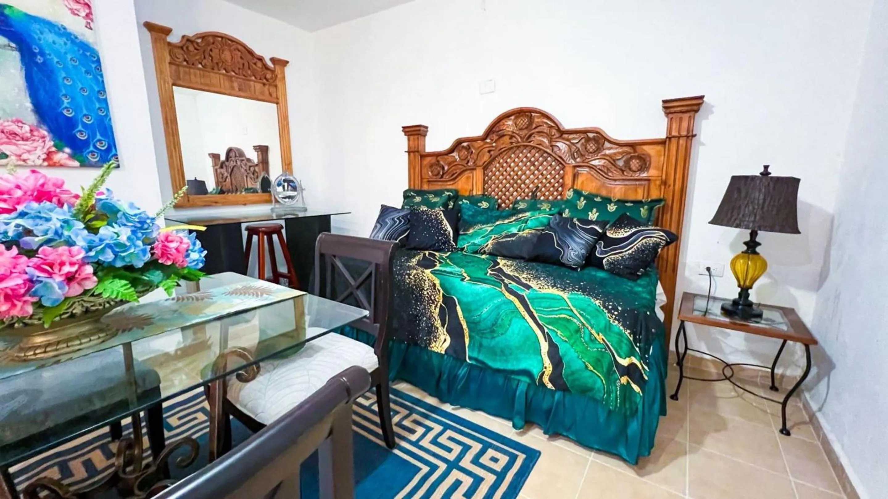 Living room, Bed in Palacio Canton Hotel - Valladolid