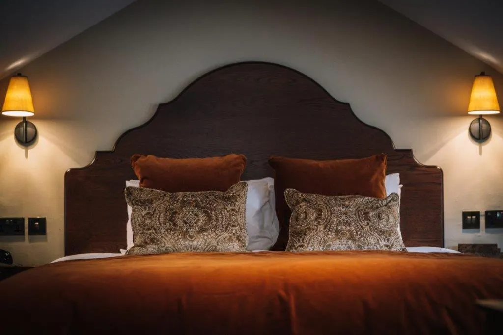 Bed in Bridge House Hotel & Silver Howe View Cottage