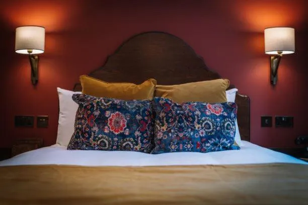 Bed in Bridge House Hotel & Silver Howe View Cottage