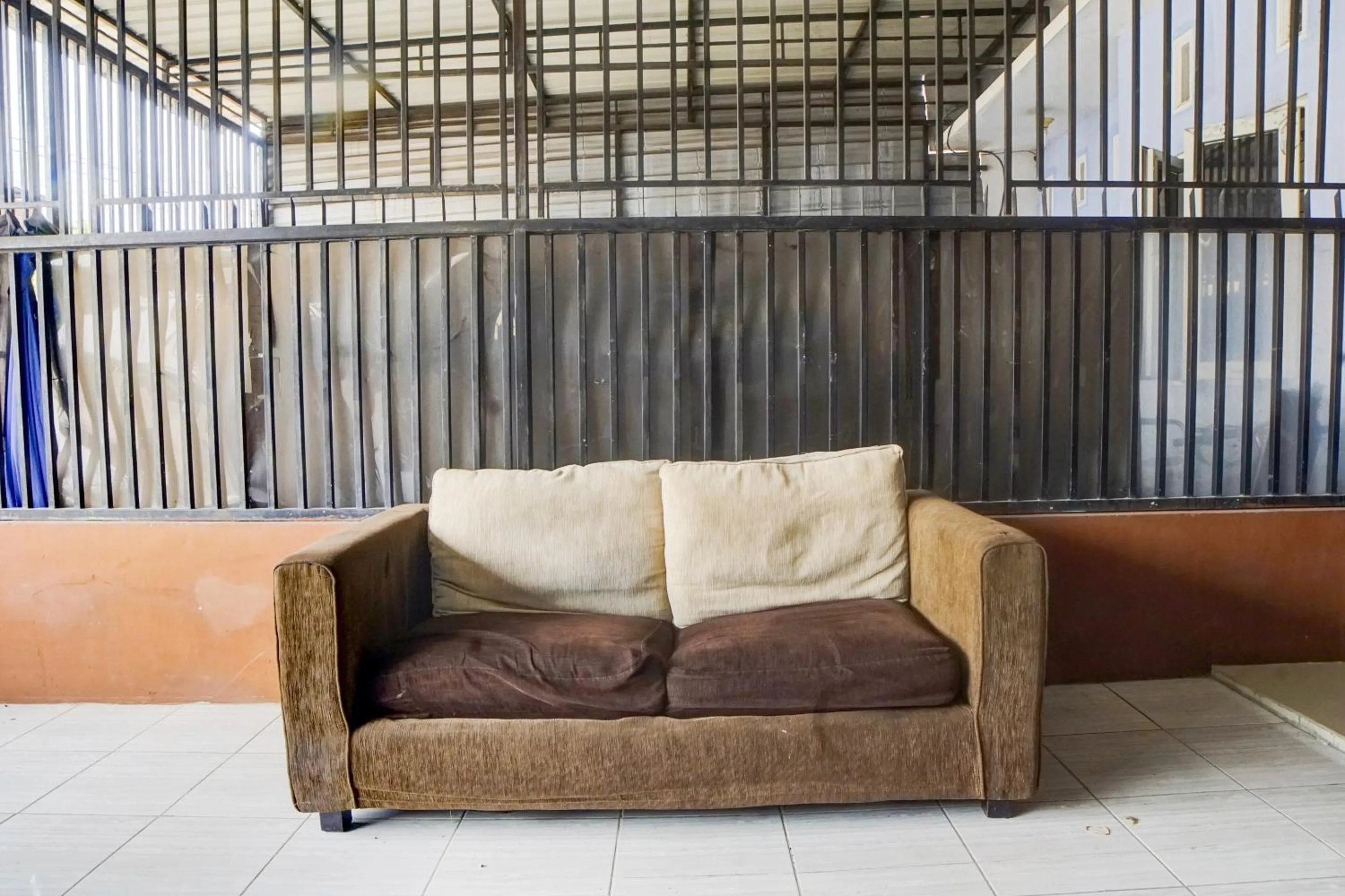 Lobby or reception in Hotel O Penginapan Syariah Faster Inn