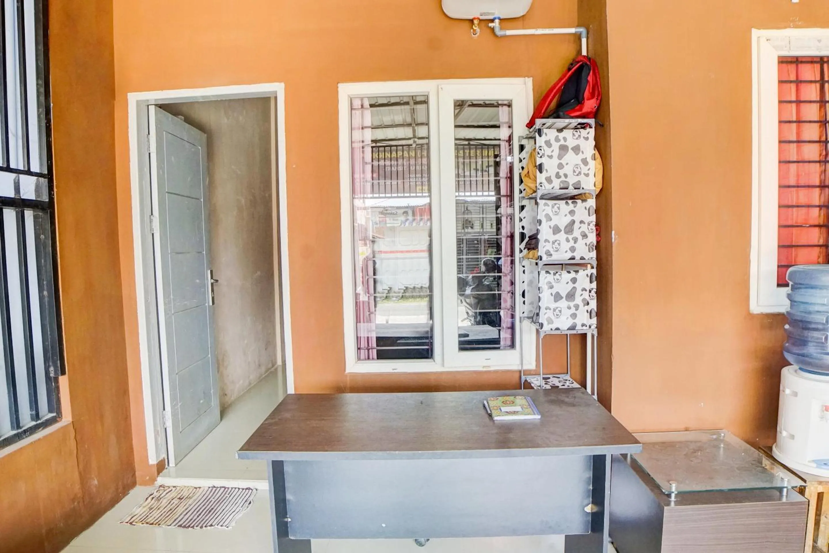 Lobby or reception in Hotel O Penginapan Syariah Faster Inn