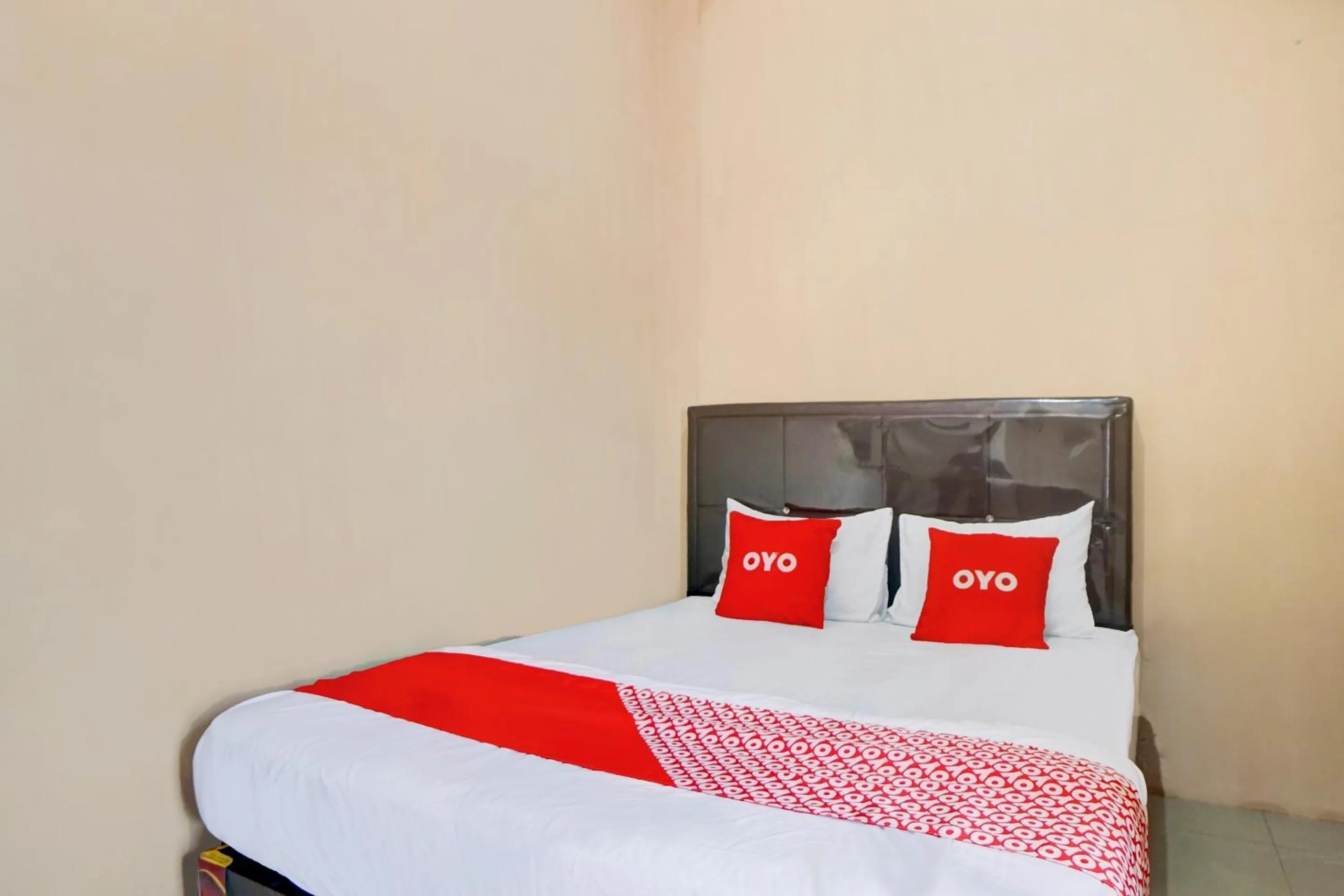 Bedroom, Bed in Hotel O Penginapan Syariah Faster Inn