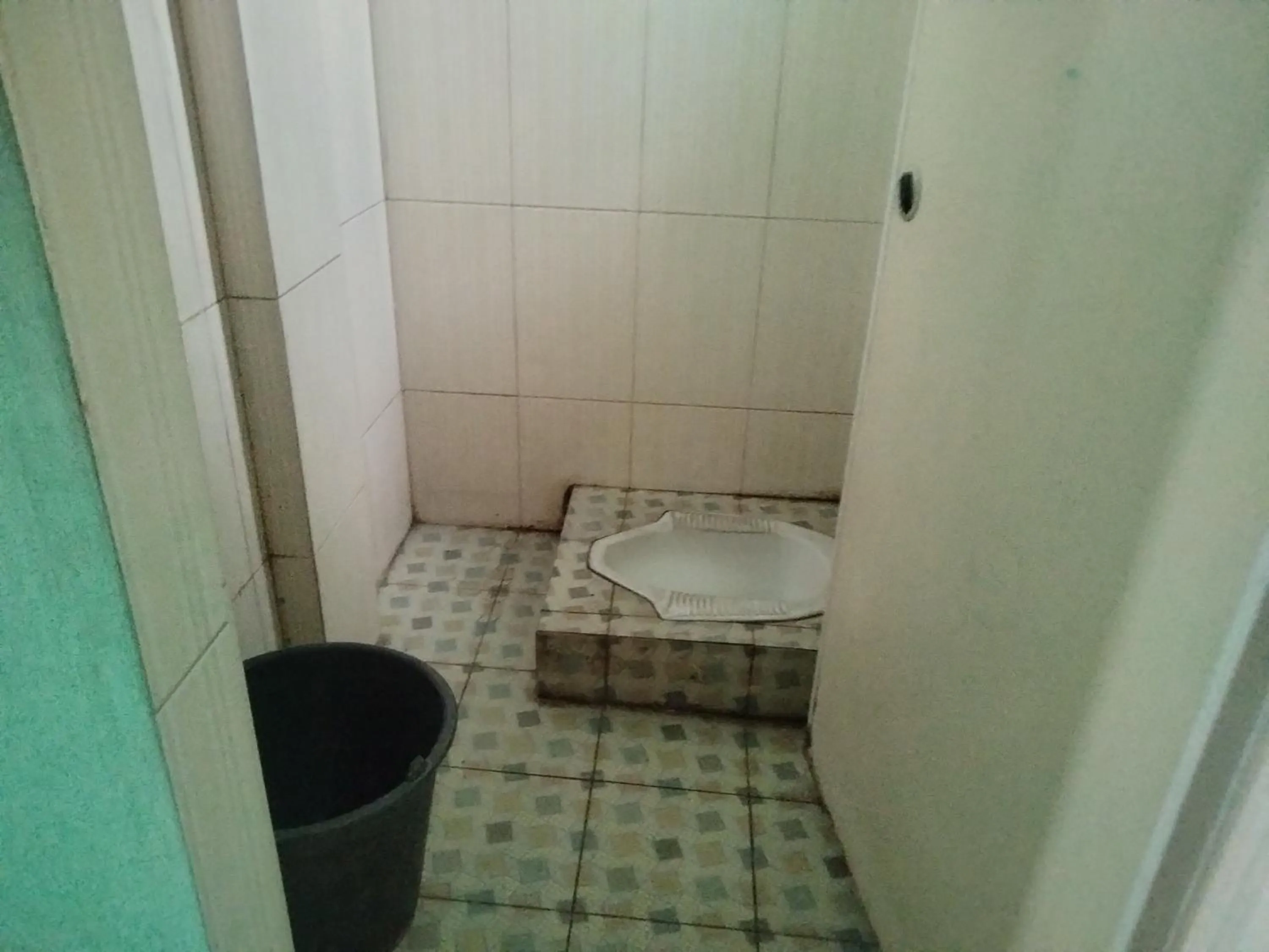 Bathroom in Hotel O Nany Asoka Syariah Near Anyong Cafe Studio