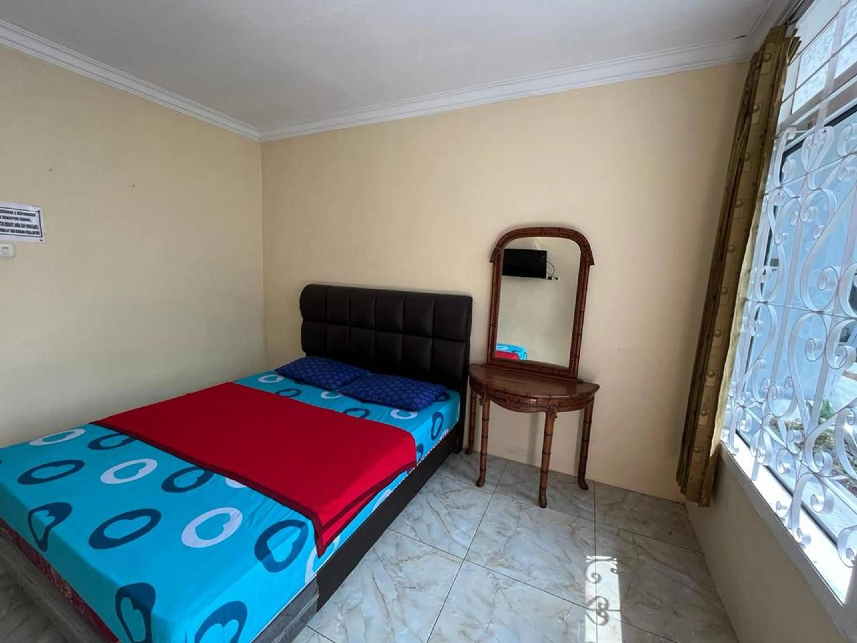 Bedroom, Bed in OYO LIFE 92844 Penginapan Cibodas