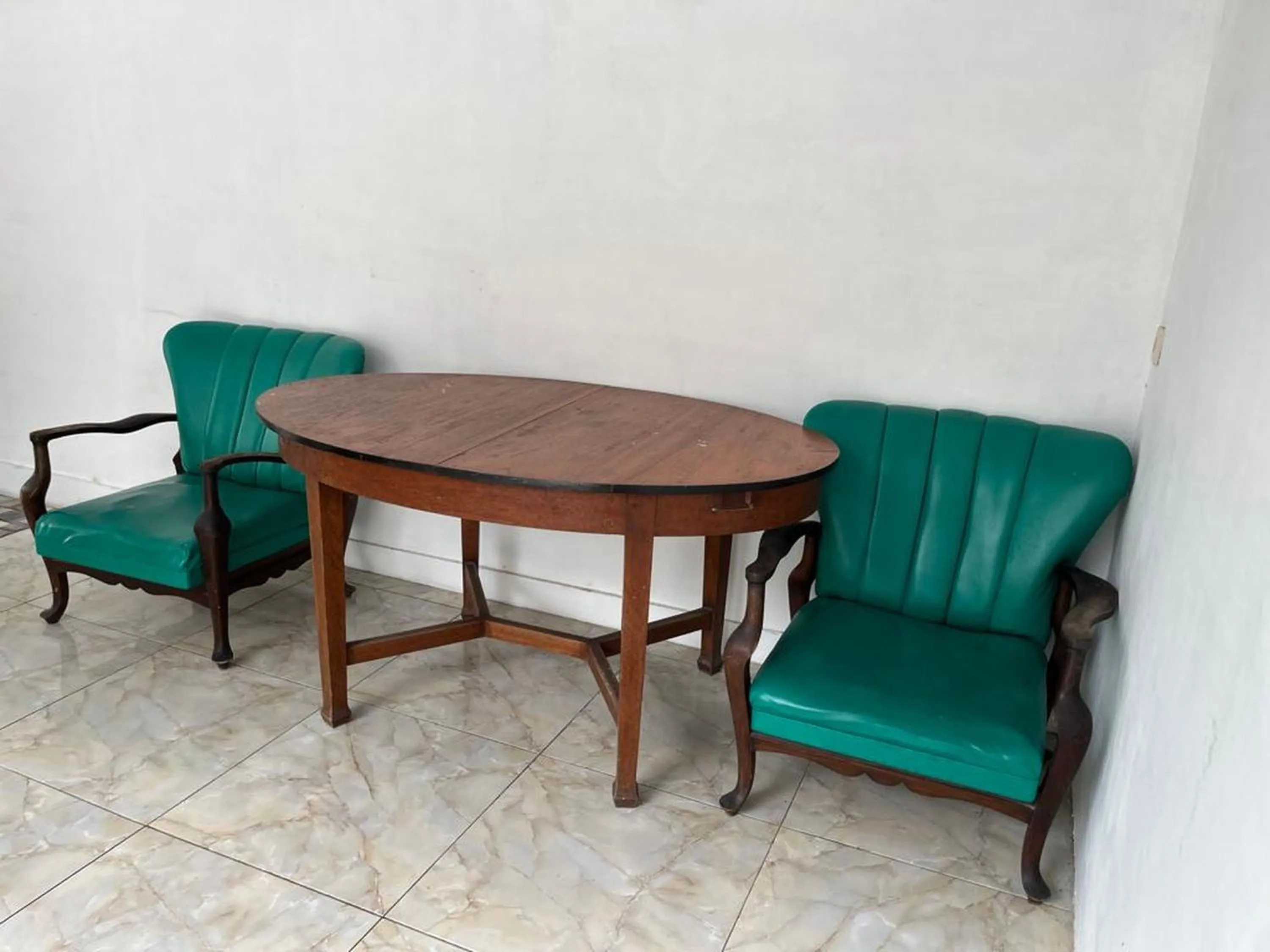 Seating area in OYO LIFE 92844 Penginapan Cibodas