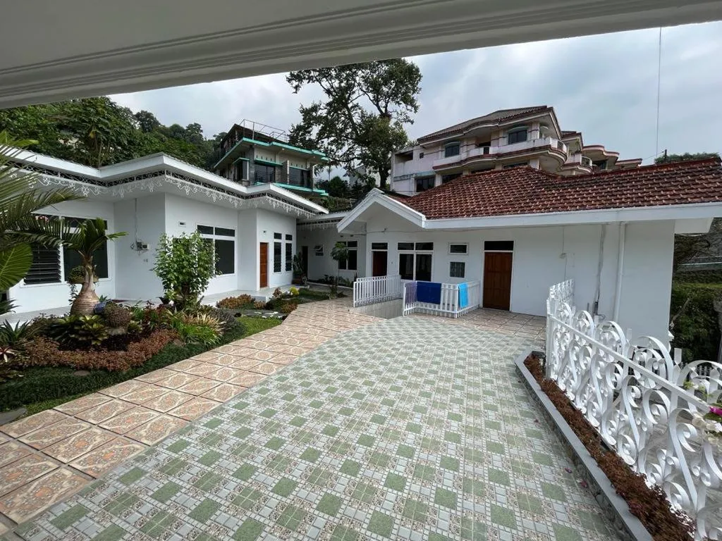 Lobby or reception in OYO LIFE 92844 Penginapan Cibodas