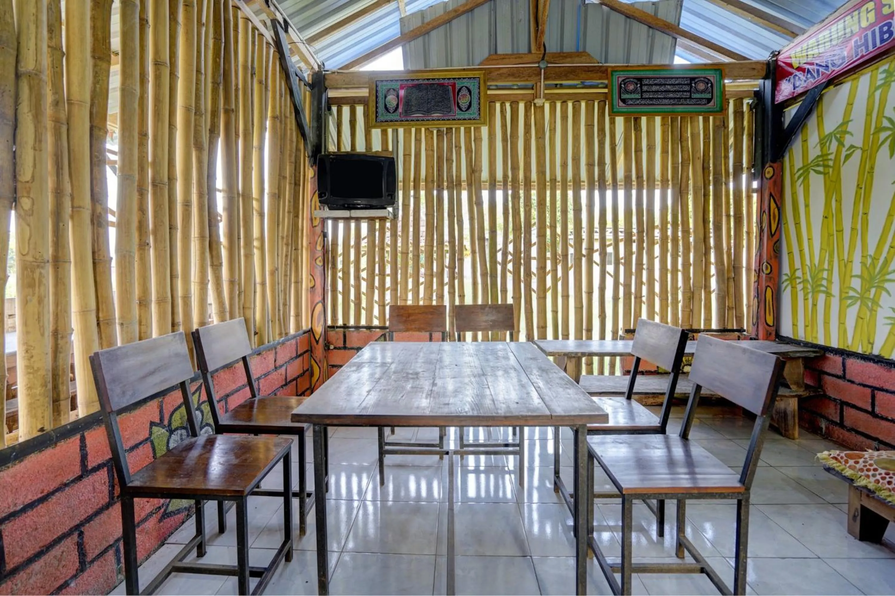 Lobby or reception in Hotel O Griya Sandi Syariah Rogojampi