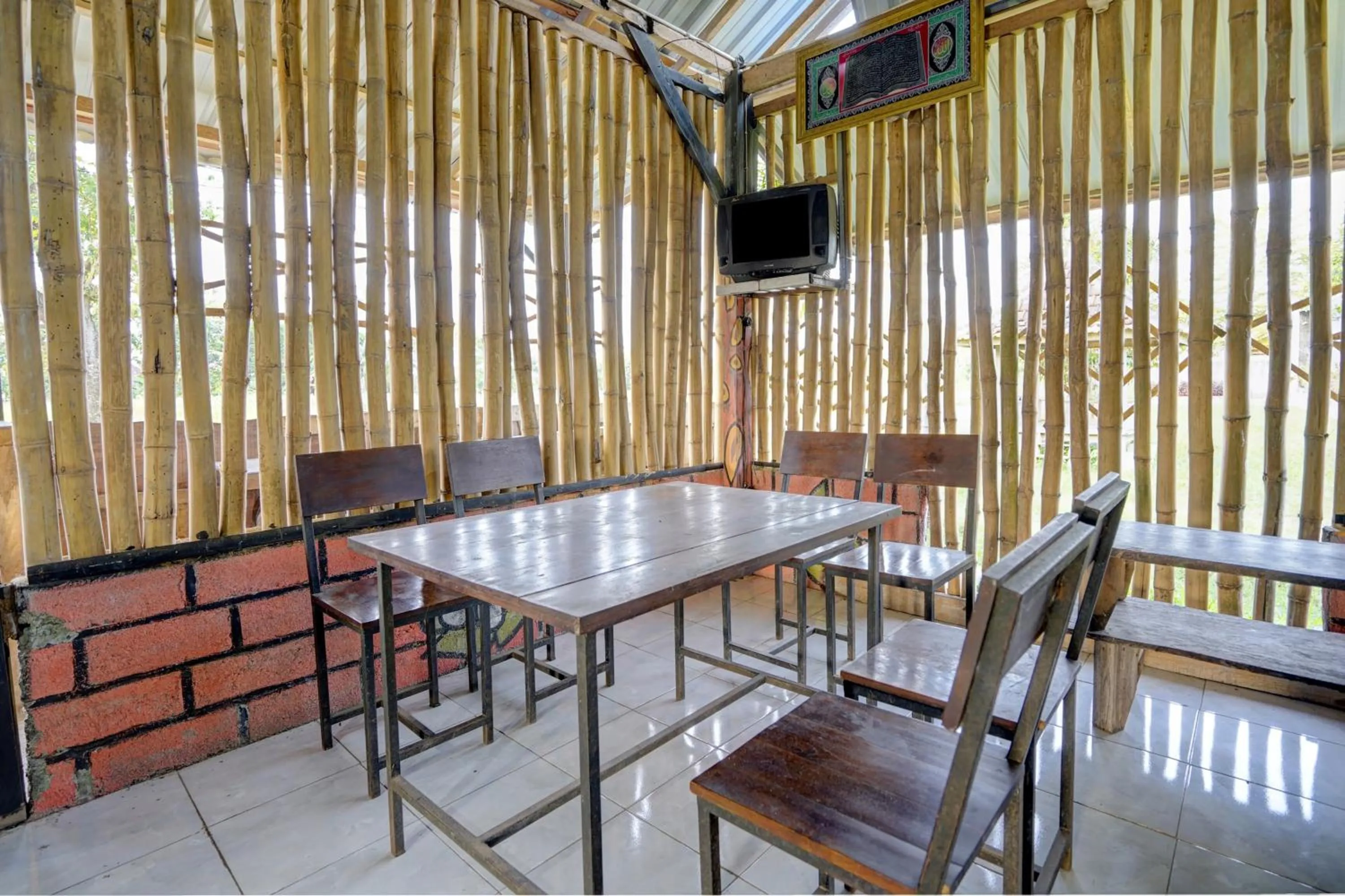 Lobby or reception in Hotel O Griya Sandi Syariah Rogojampi