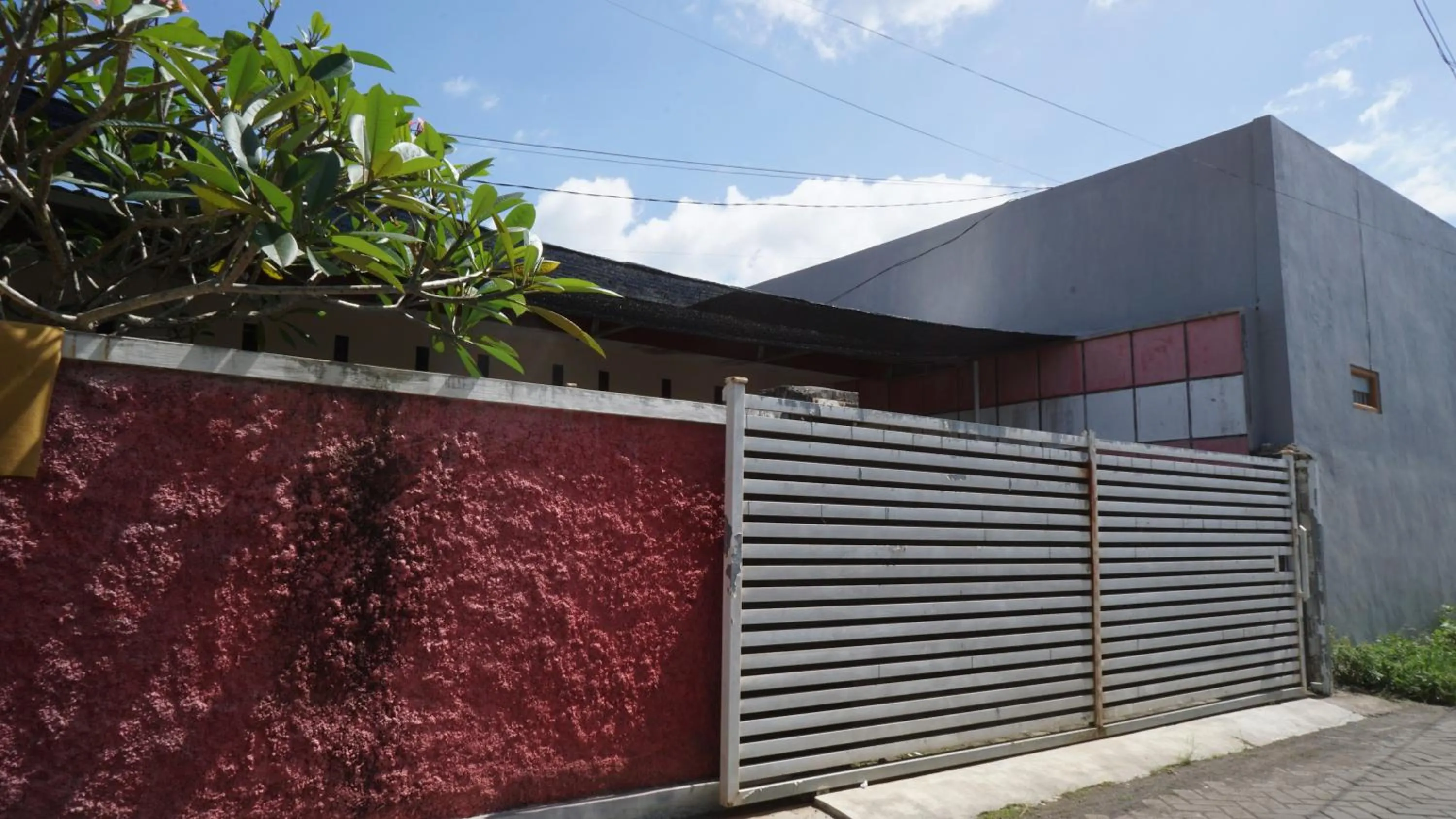 Facade/entrance in Hotel O Hunian 99