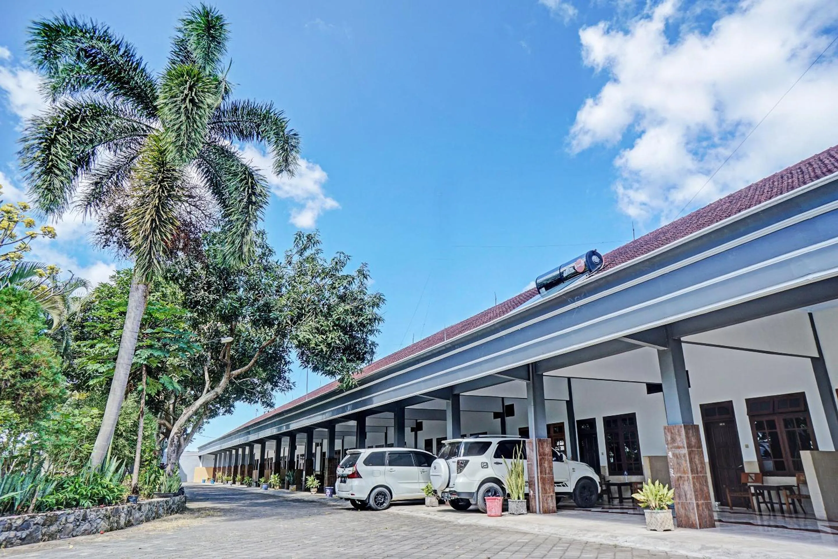 Facade/entrance in Hotel O Nusantara