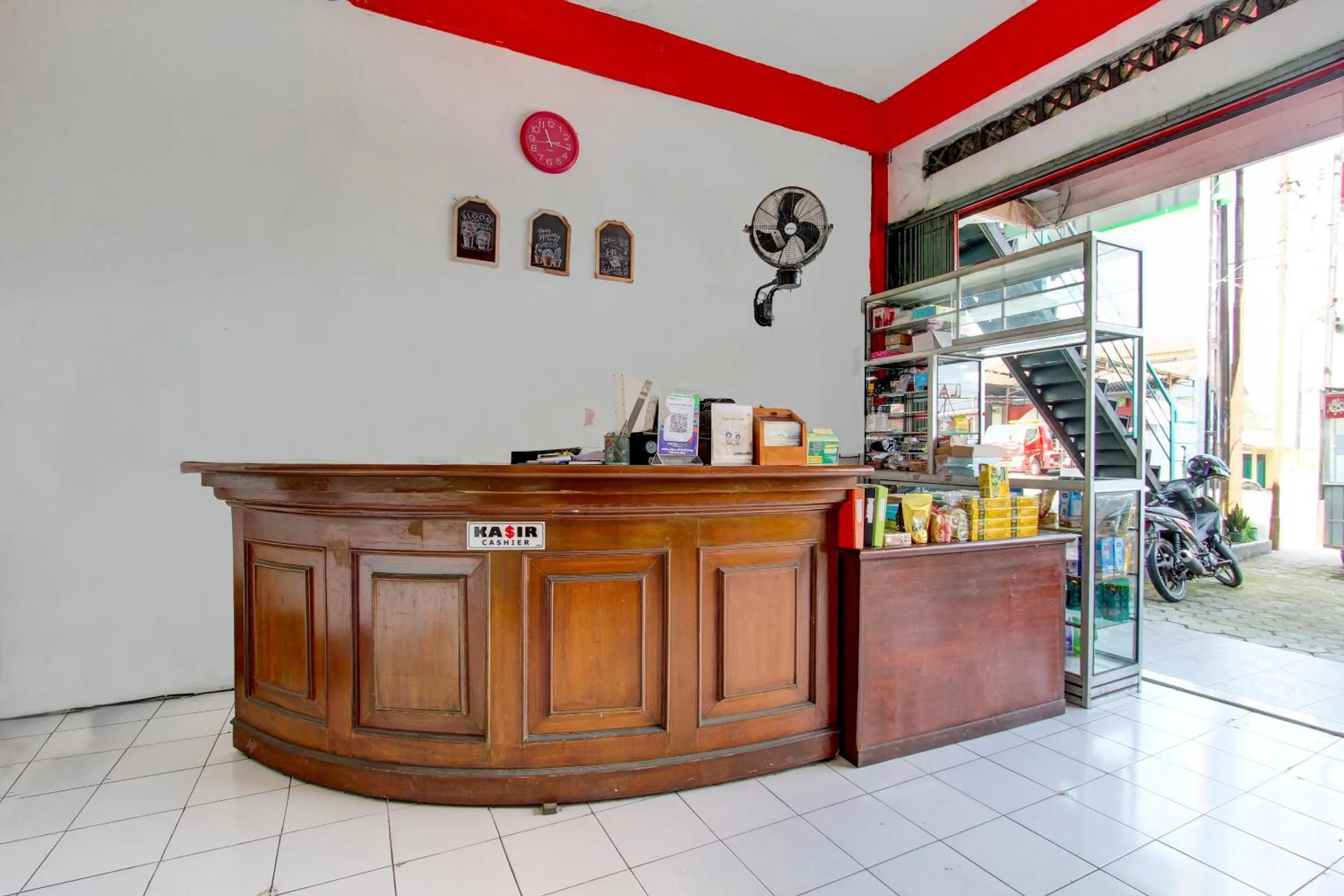 Lobby or reception in SPOT ON 92886 Pondok Kopi Homestay Syariah