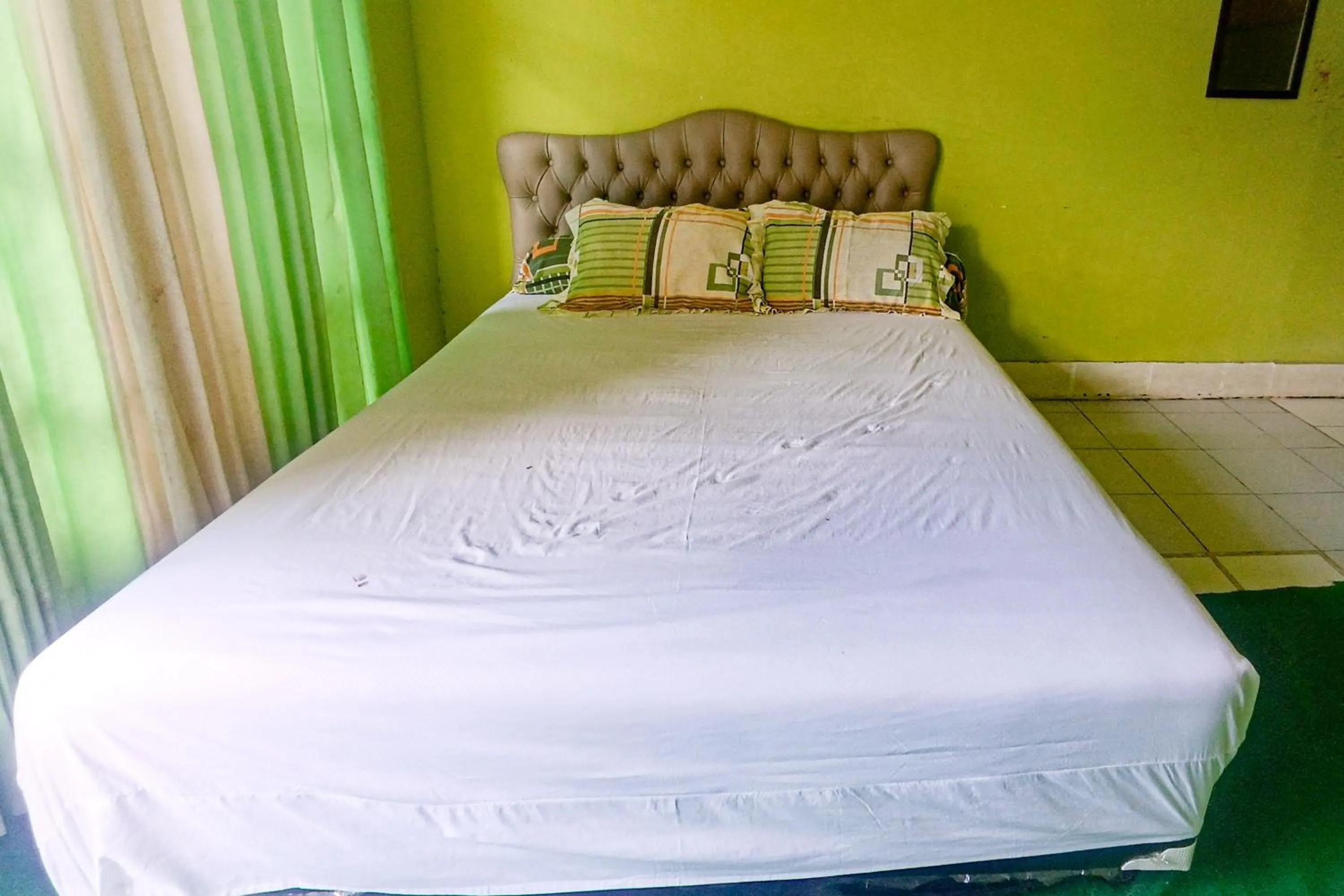 Bedroom, Bed in Hotel Dienda Hayu