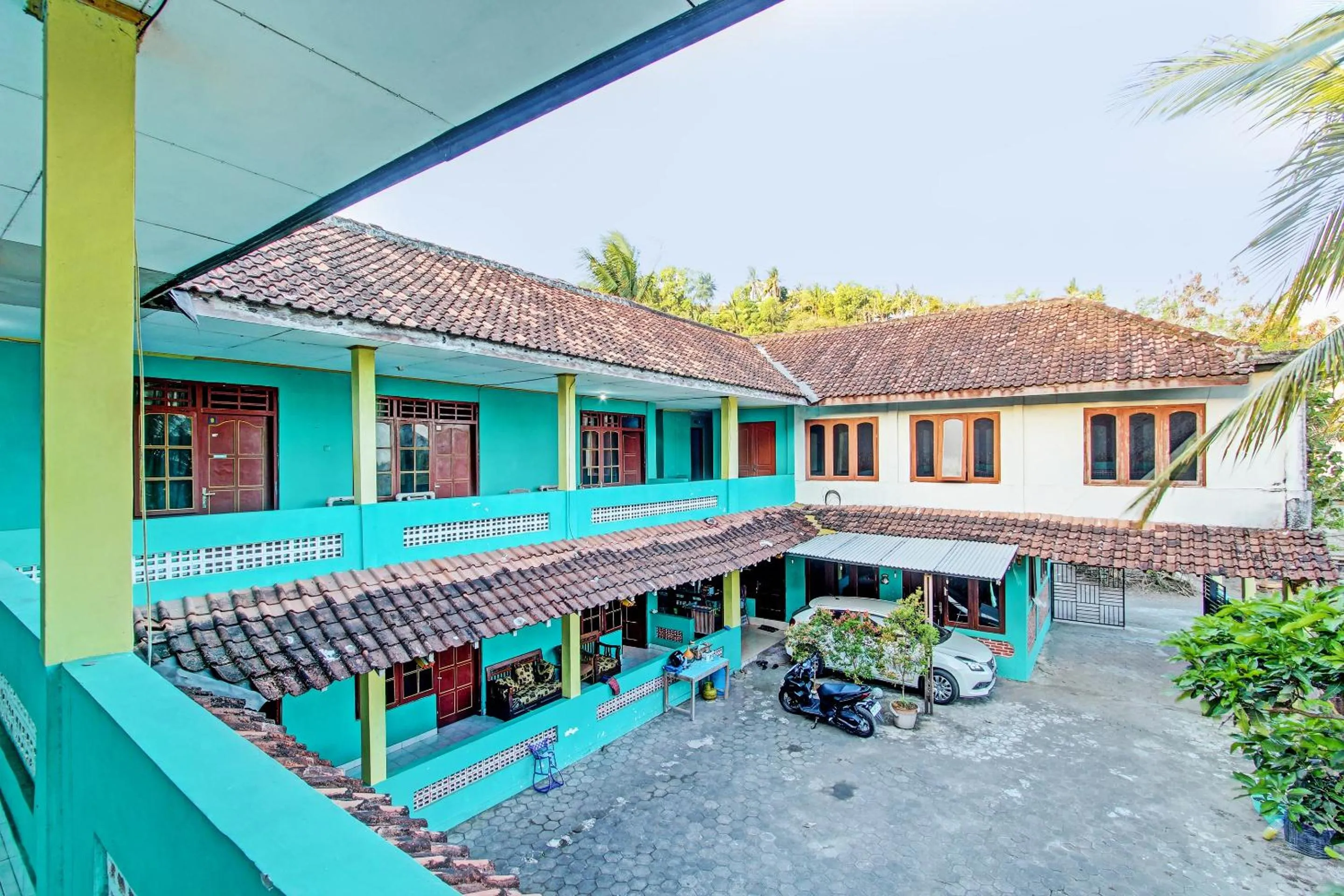 Lobby or reception in SPOT ON 92873 Losmen Parikesit