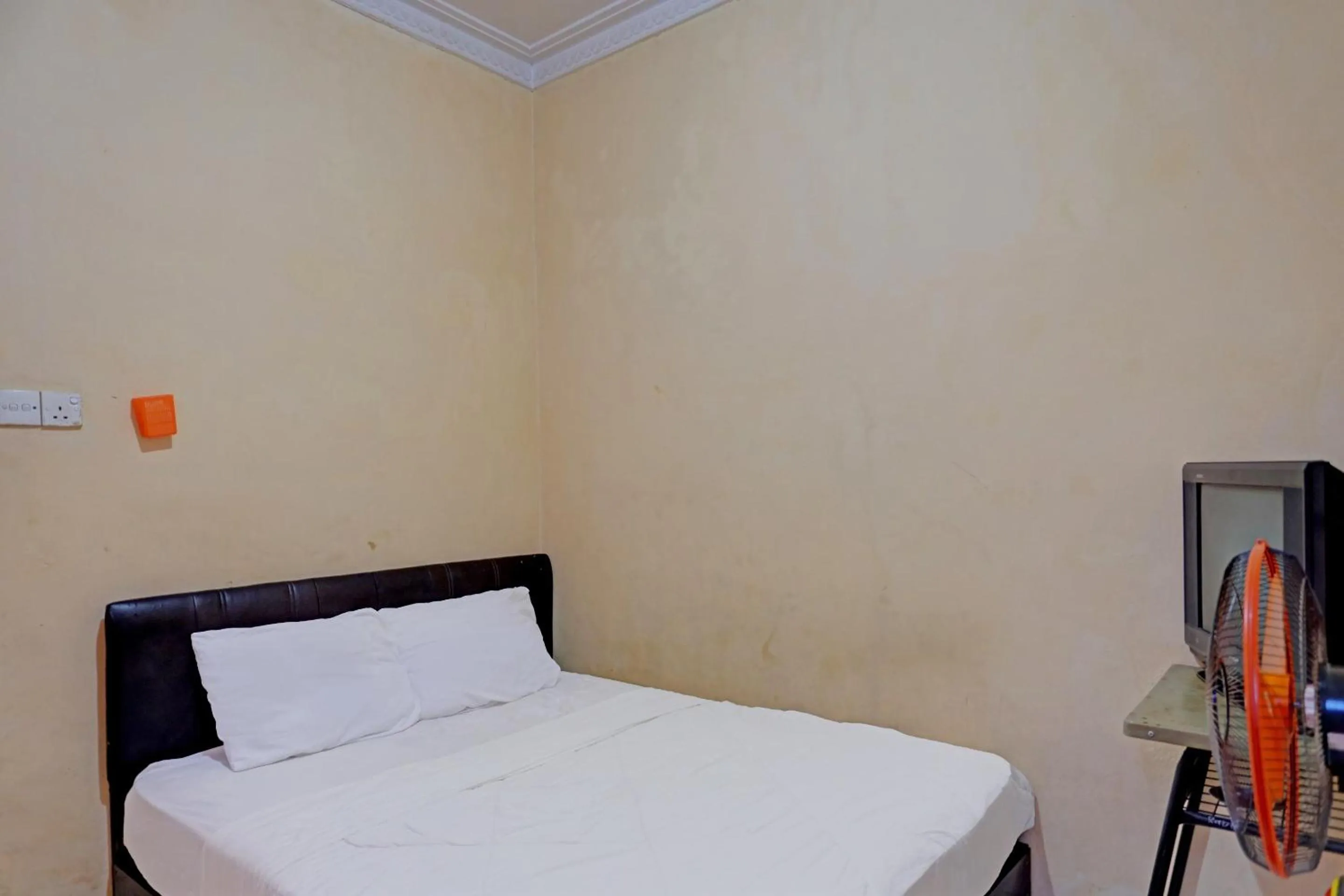 Bedroom, Bed in Hotel O Pelita StayNearAnugrah Sinar Lautan