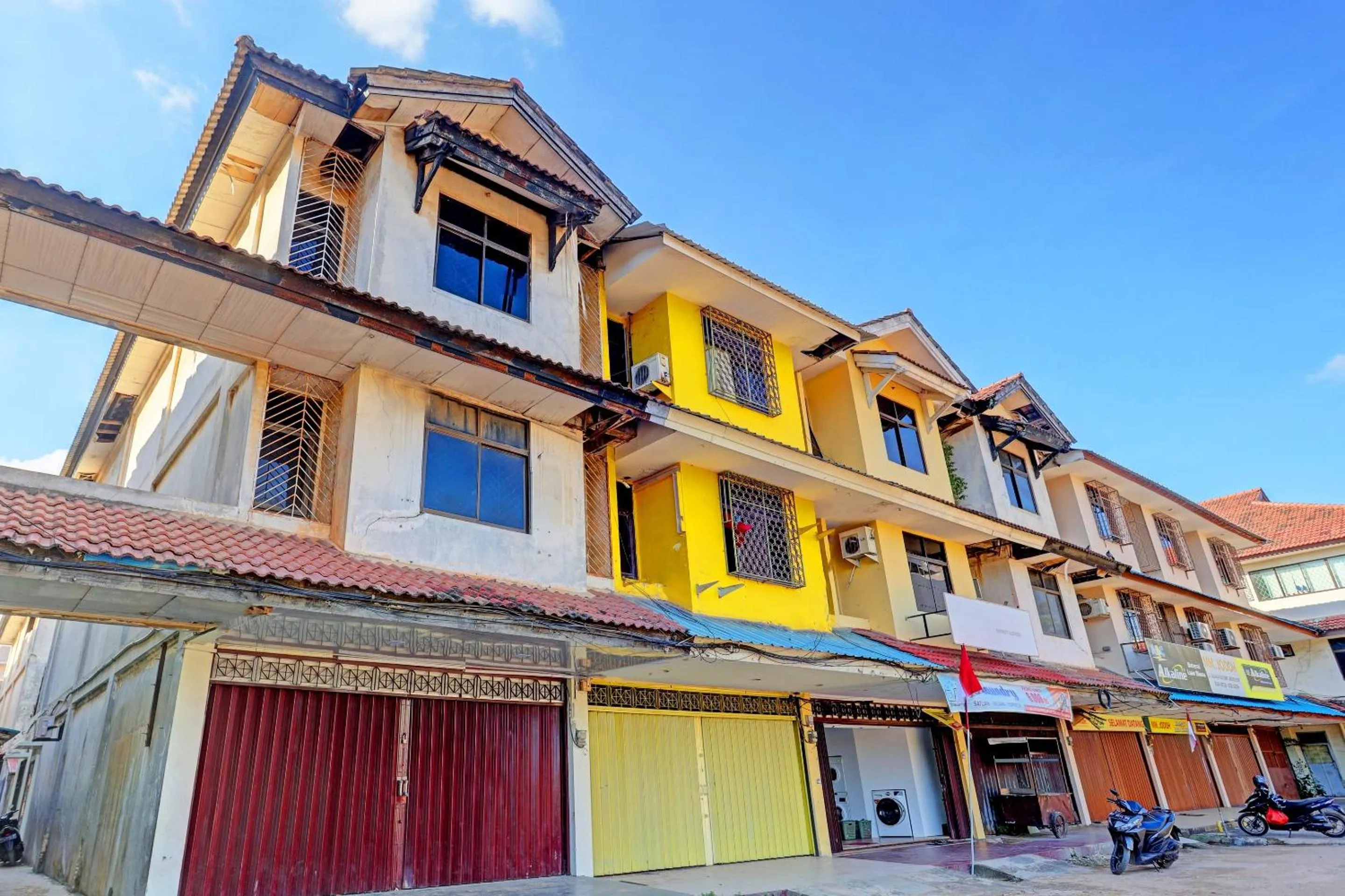 Facade/entrance in Hotel O Pelita StayNearAnugrah Sinar Lautan