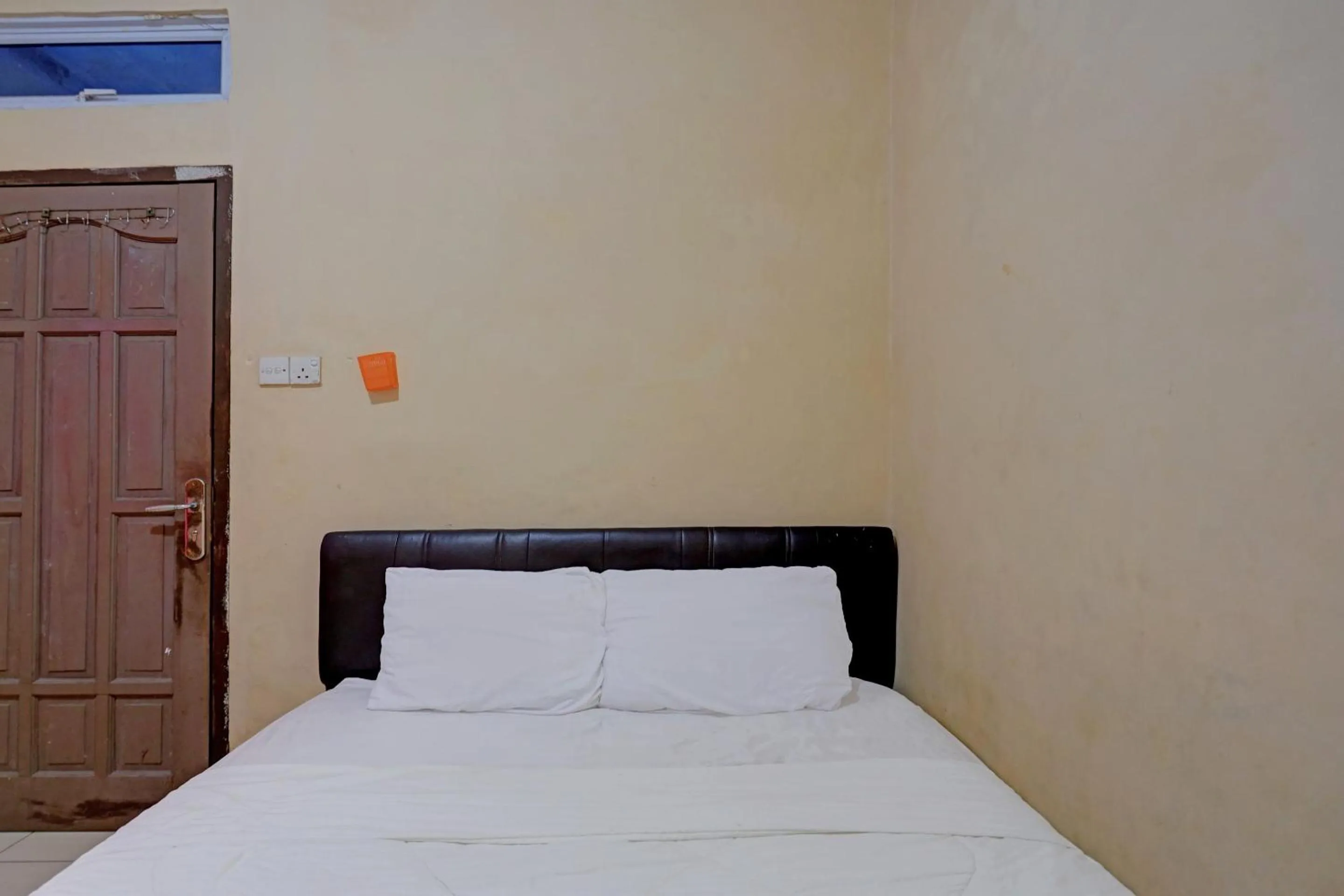 Bedroom, Bed in Hotel O Pelita StayNearAnugrah Sinar Lautan