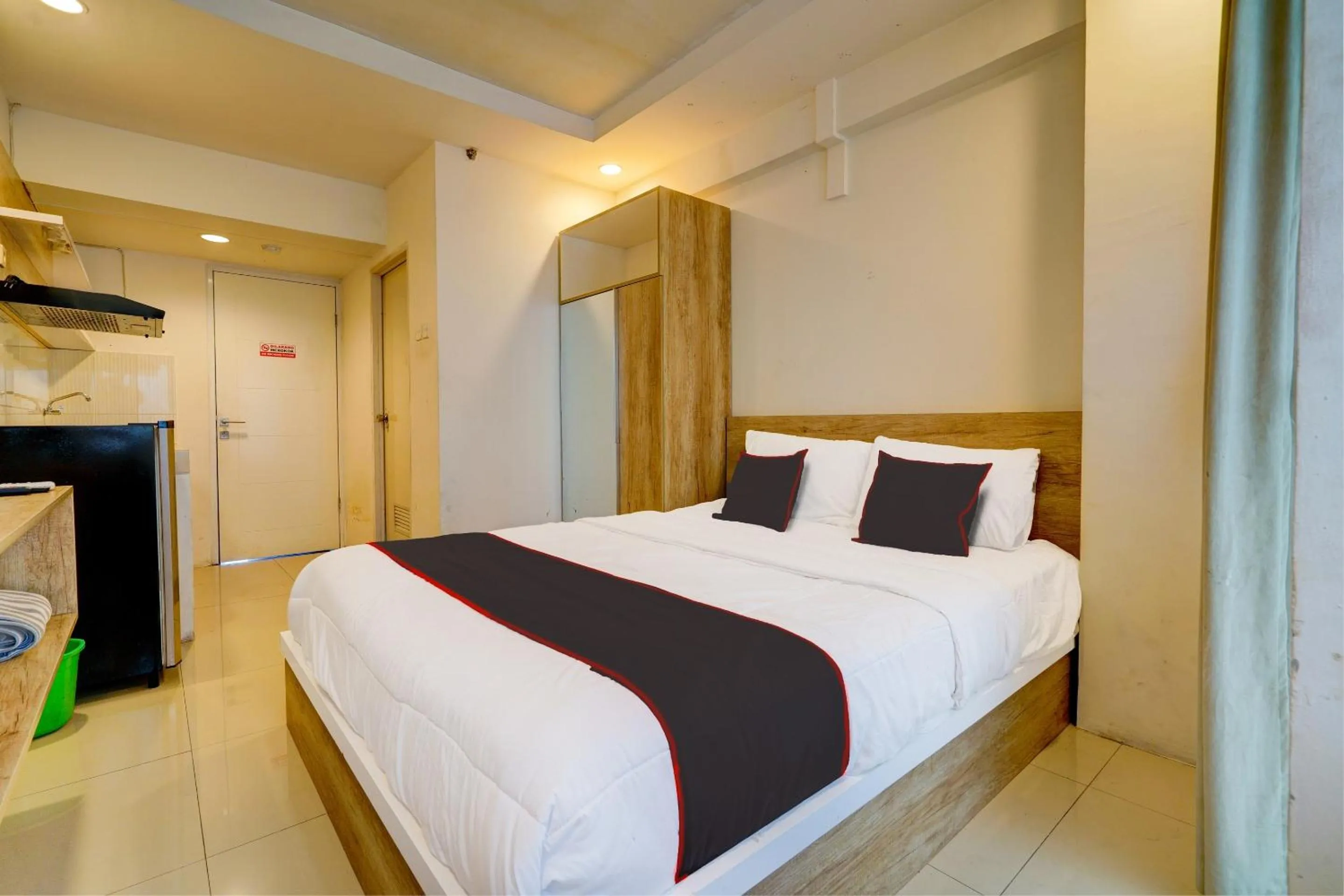 Bedroom in Collection O 92870 Apartement Grand Sentraland Karawang By Ipul