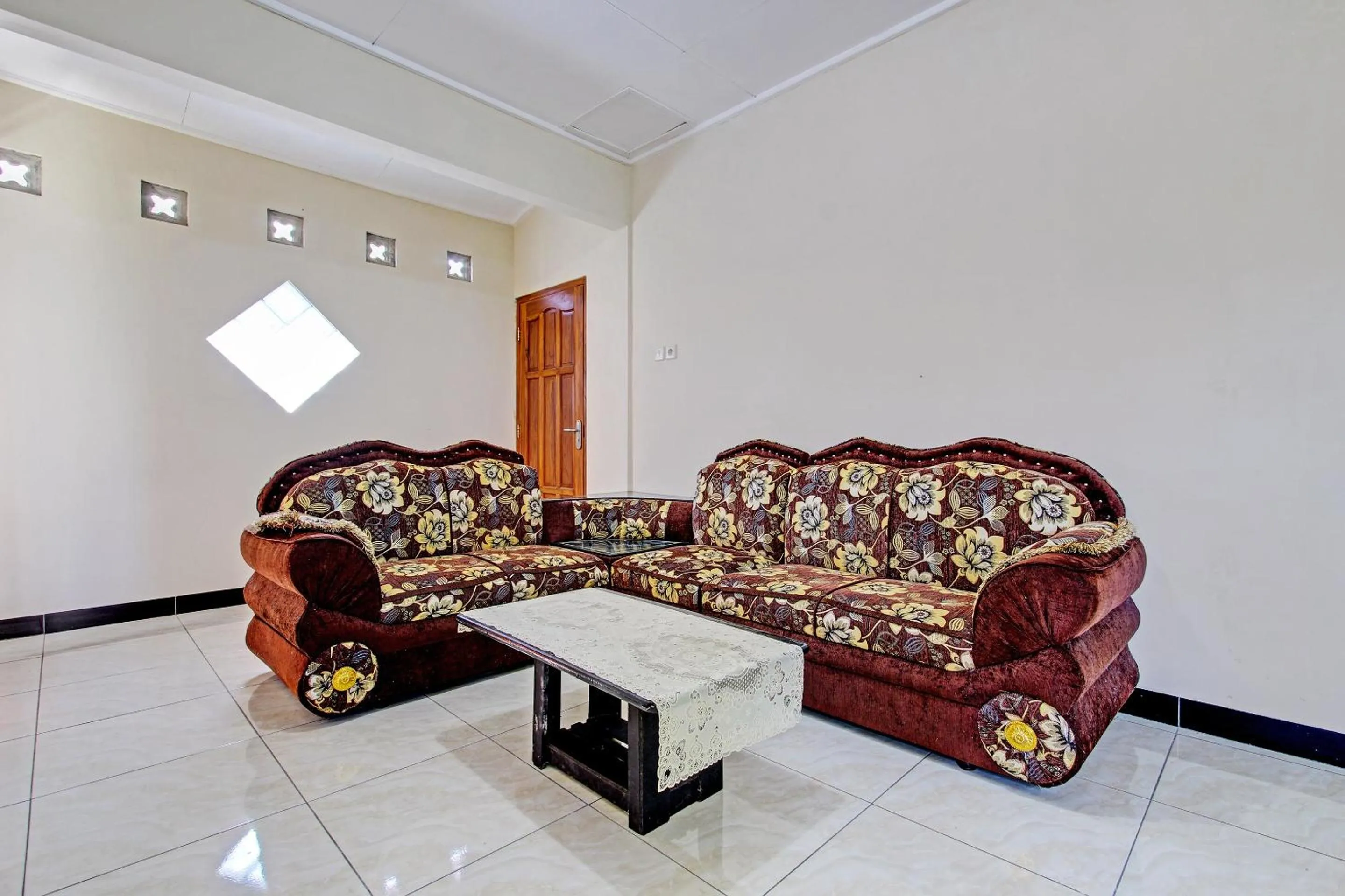Lobby or reception in OYO 92884 Agustha Homestay