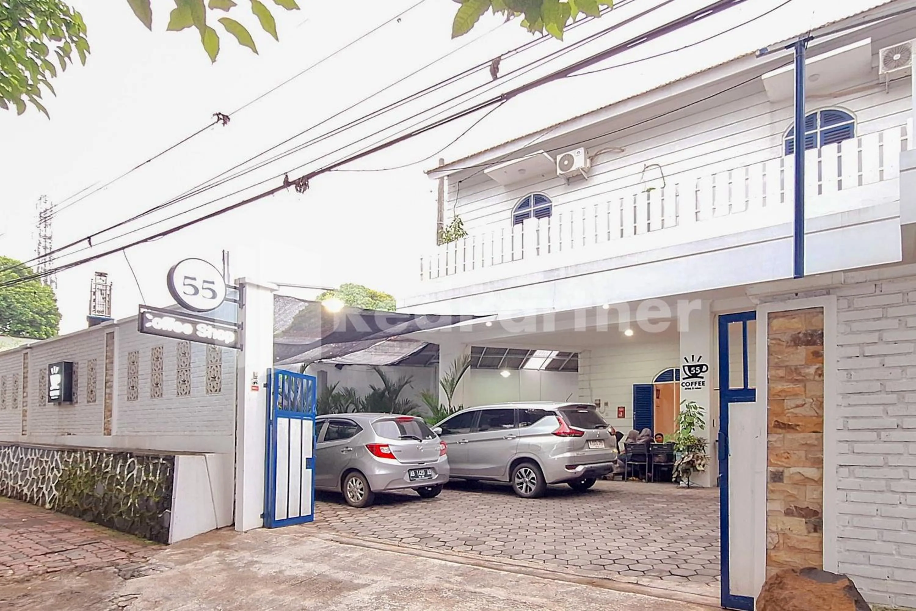 Facade/entrance in House n Coffee 55 Temanggung RedPartner