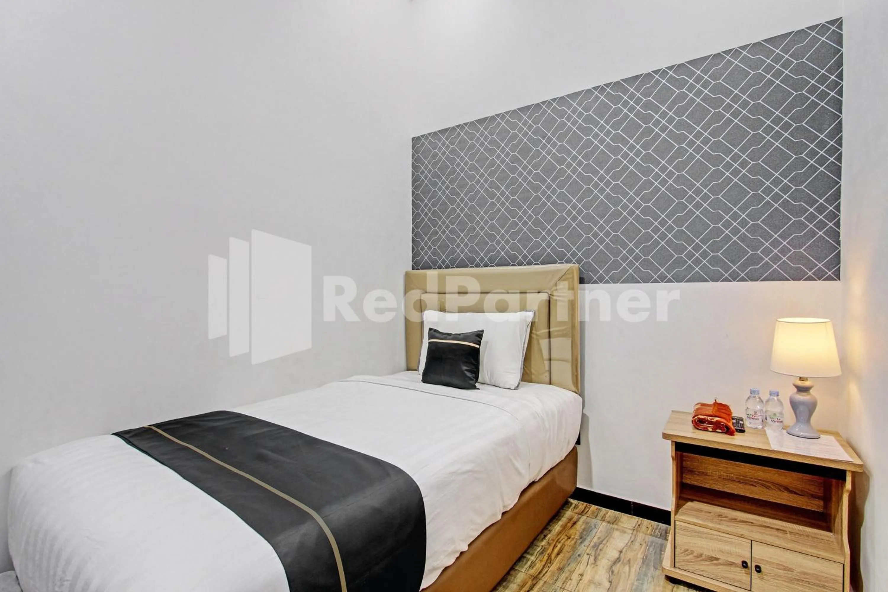 Bedroom, Bed in House n Coffee 55 Temanggung RedPartner