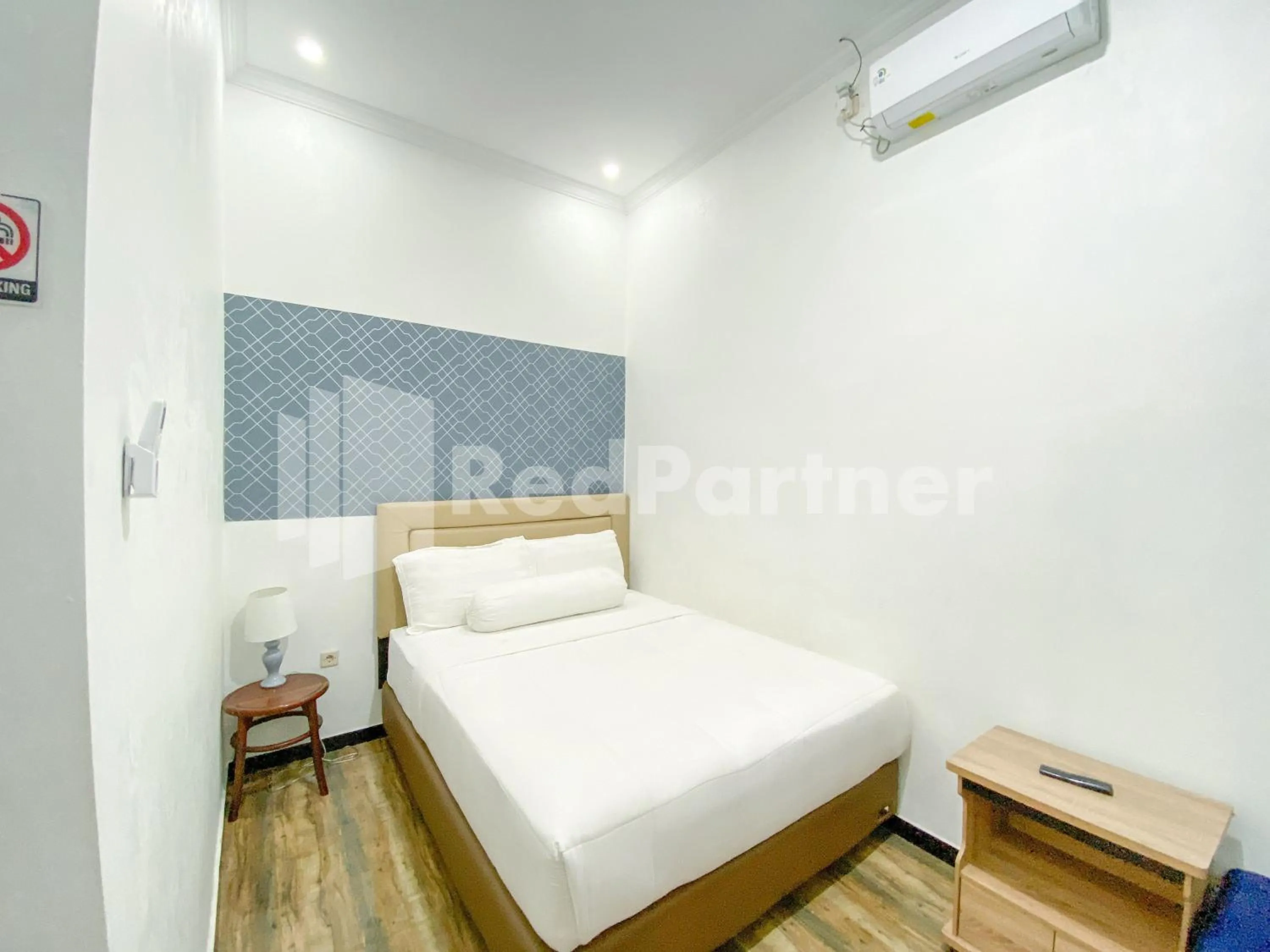 Bedroom, Bed in House n Coffee 55 Temanggung RedPartner