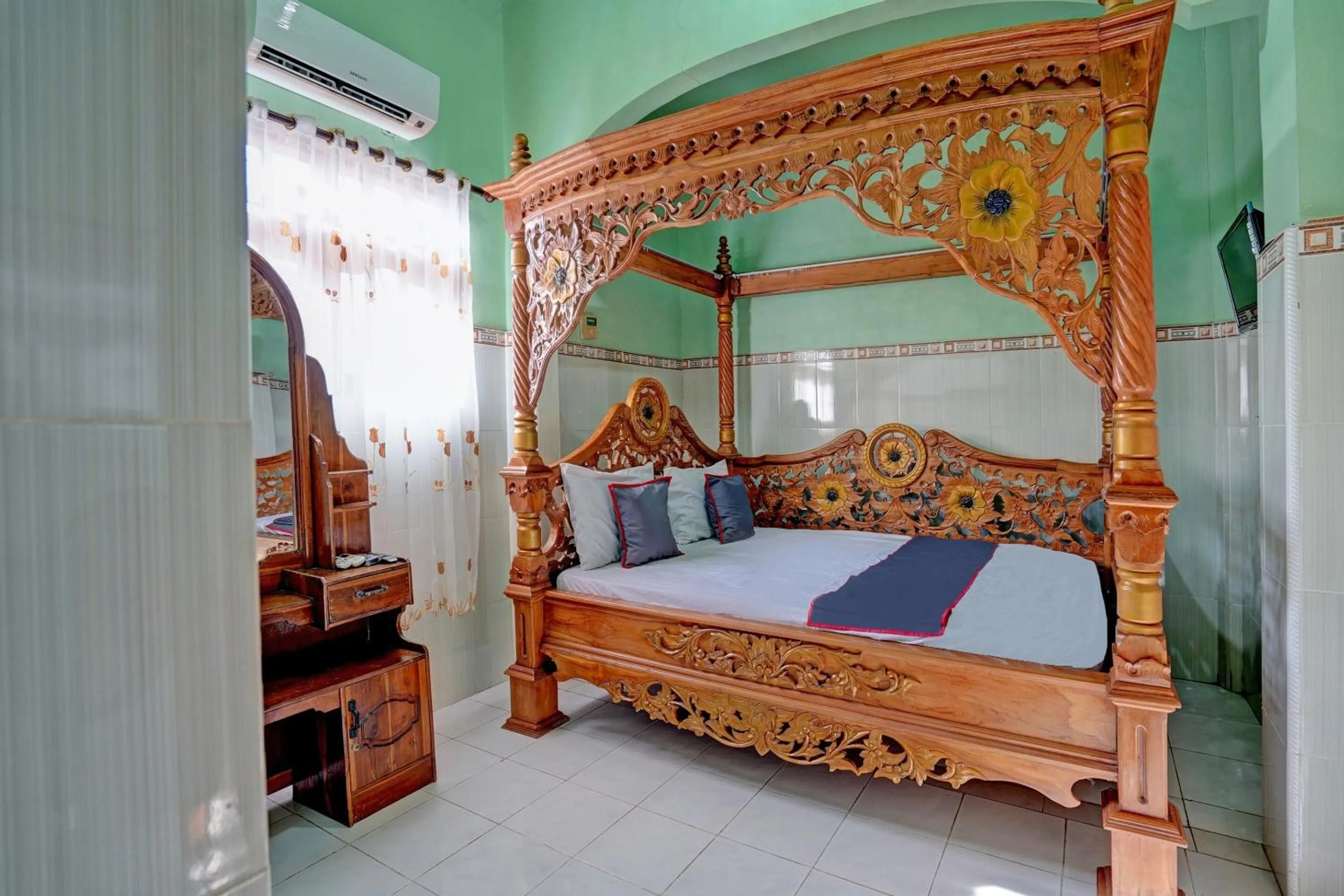 Bedroom, Bed in Collection O 92897 Hotel Intan Near Kantor Syahbandar Bawean
